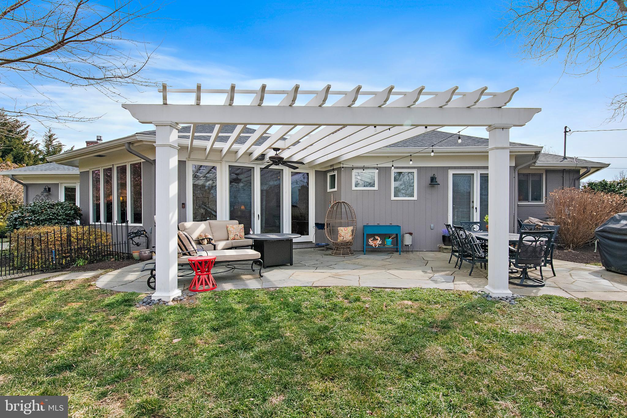 PENDENNIS MOUNT - Residential