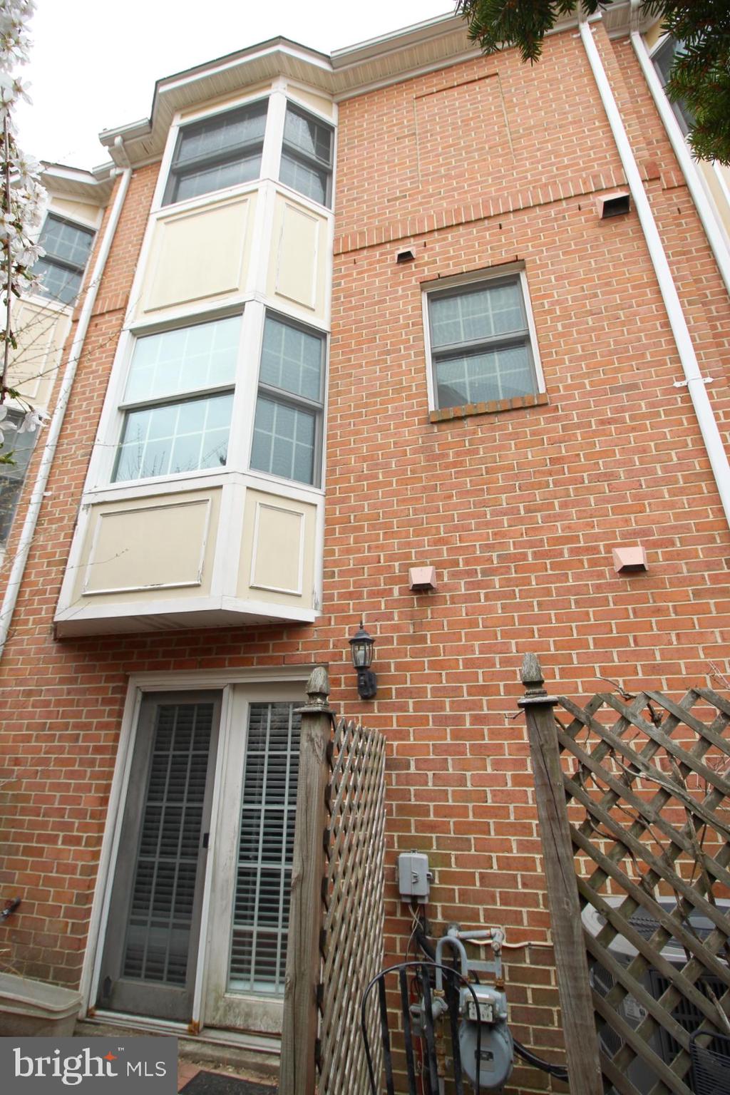 BALLSTON - Residential Lease