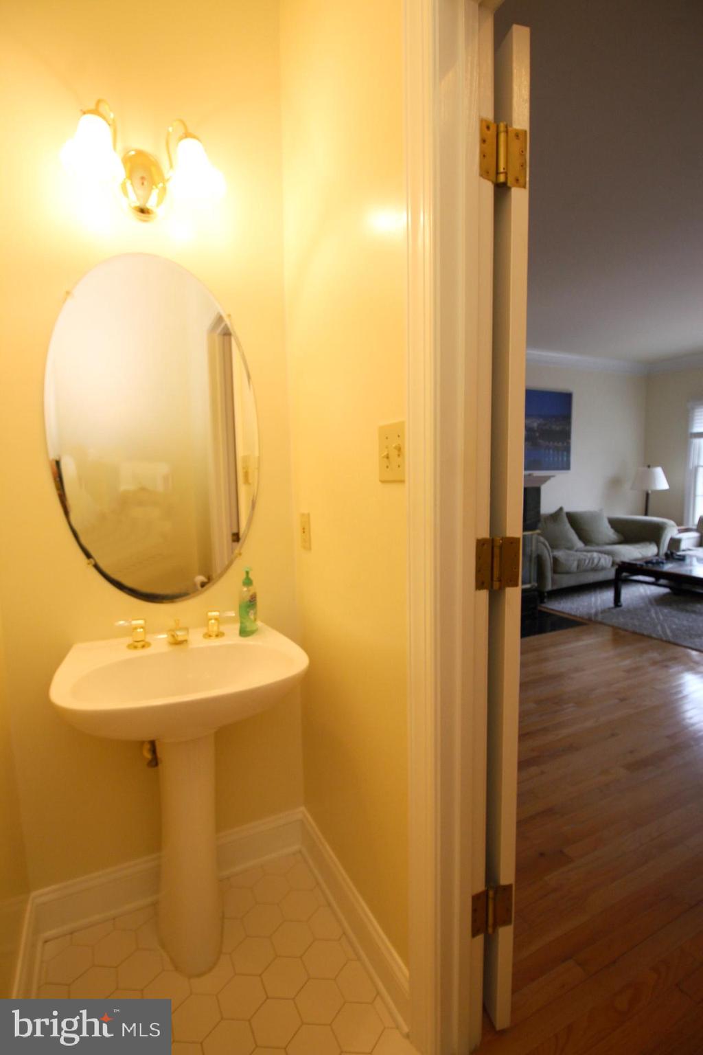 BALLSTON - Residential Lease