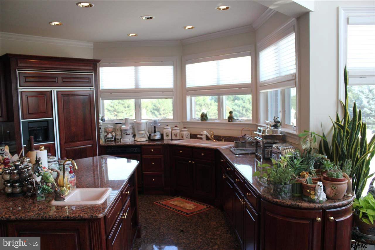 MACGREGOR DOWNS - Residential