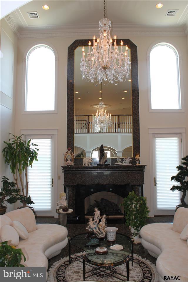 MACGREGOR DOWNS - Residential