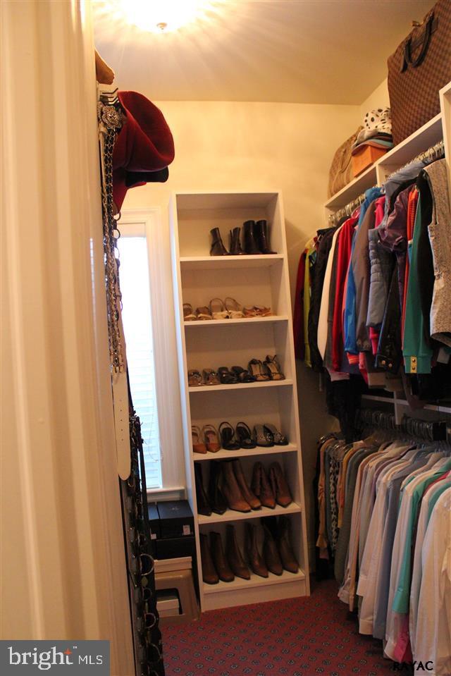 MACGREGOR DOWNS - Residential