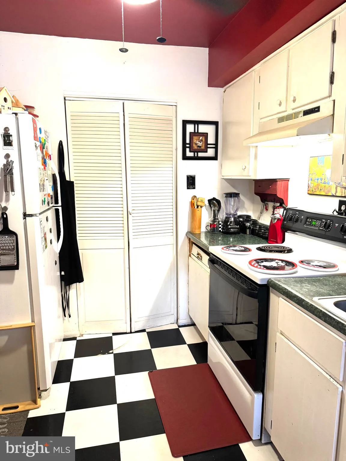 Clementon, New Jersey 08021, United States, 2 Bedrooms Bedrooms, ,1 BathroomBathrooms,Residential,Active,178362