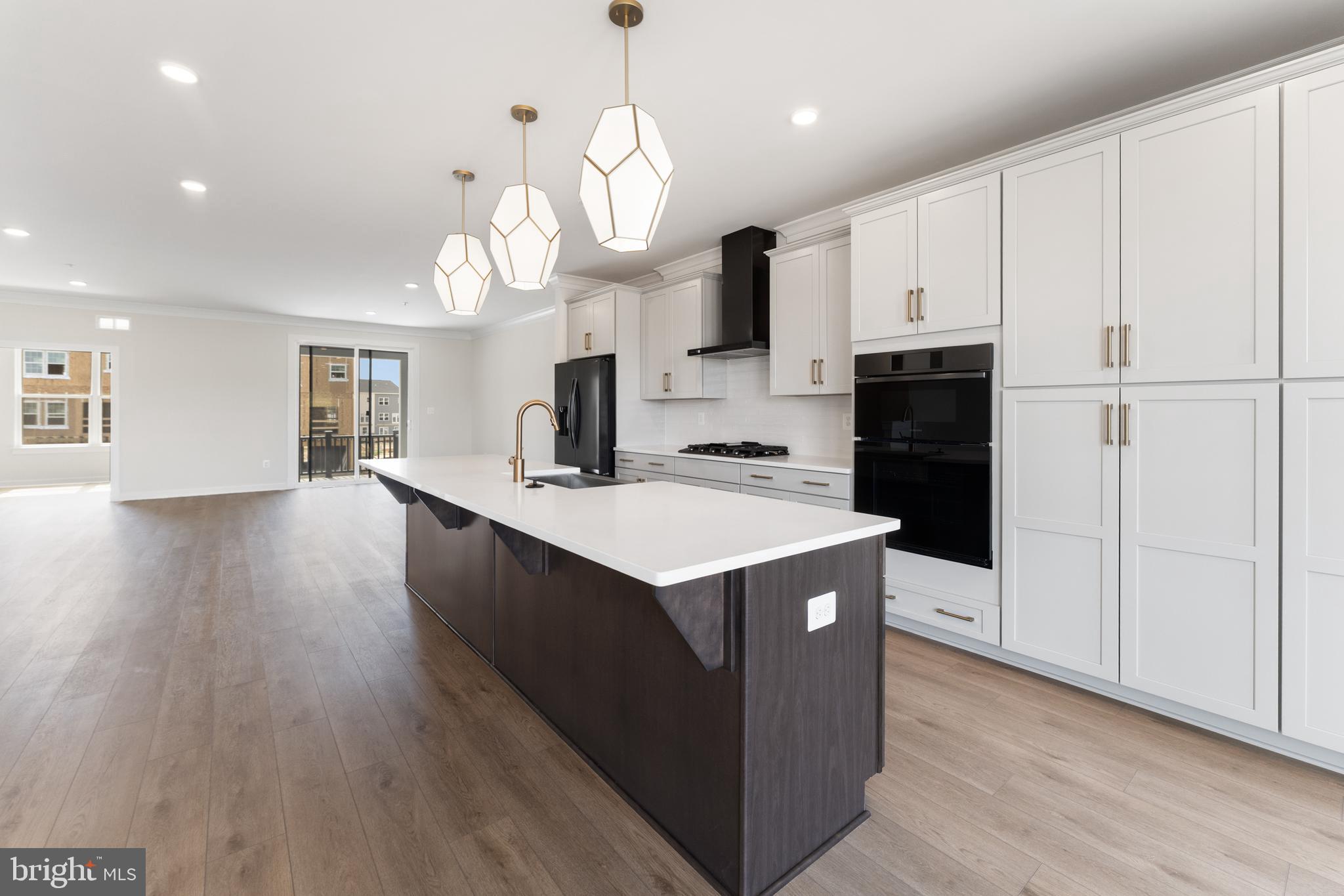 113 SUMMIT POINT BOULEVARD 19J