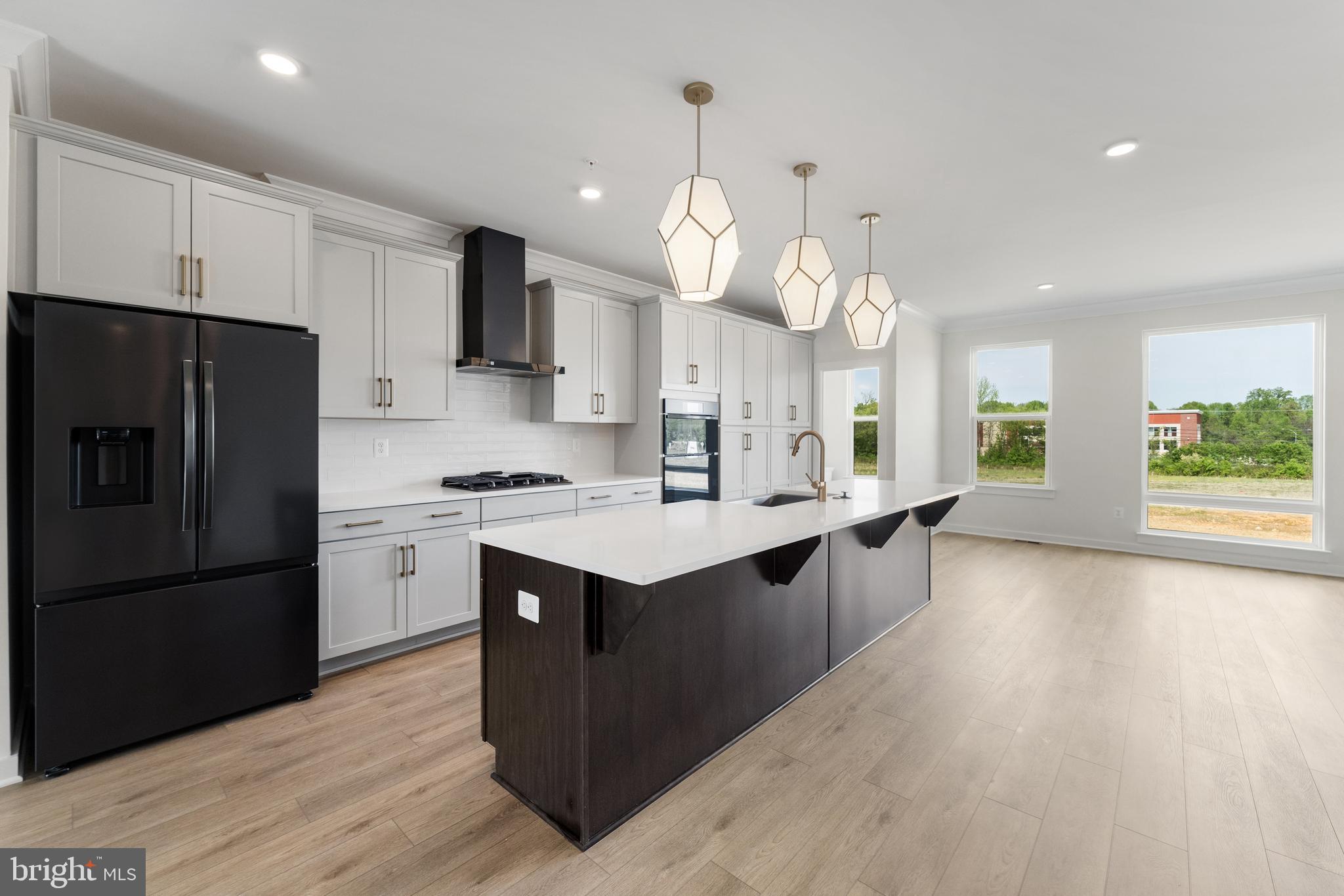 113 SUMMIT POINT BOULEVARD 19J