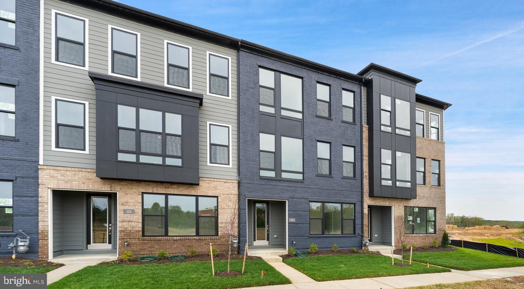 113 SUMMIT POINT BOULEVARD 19J