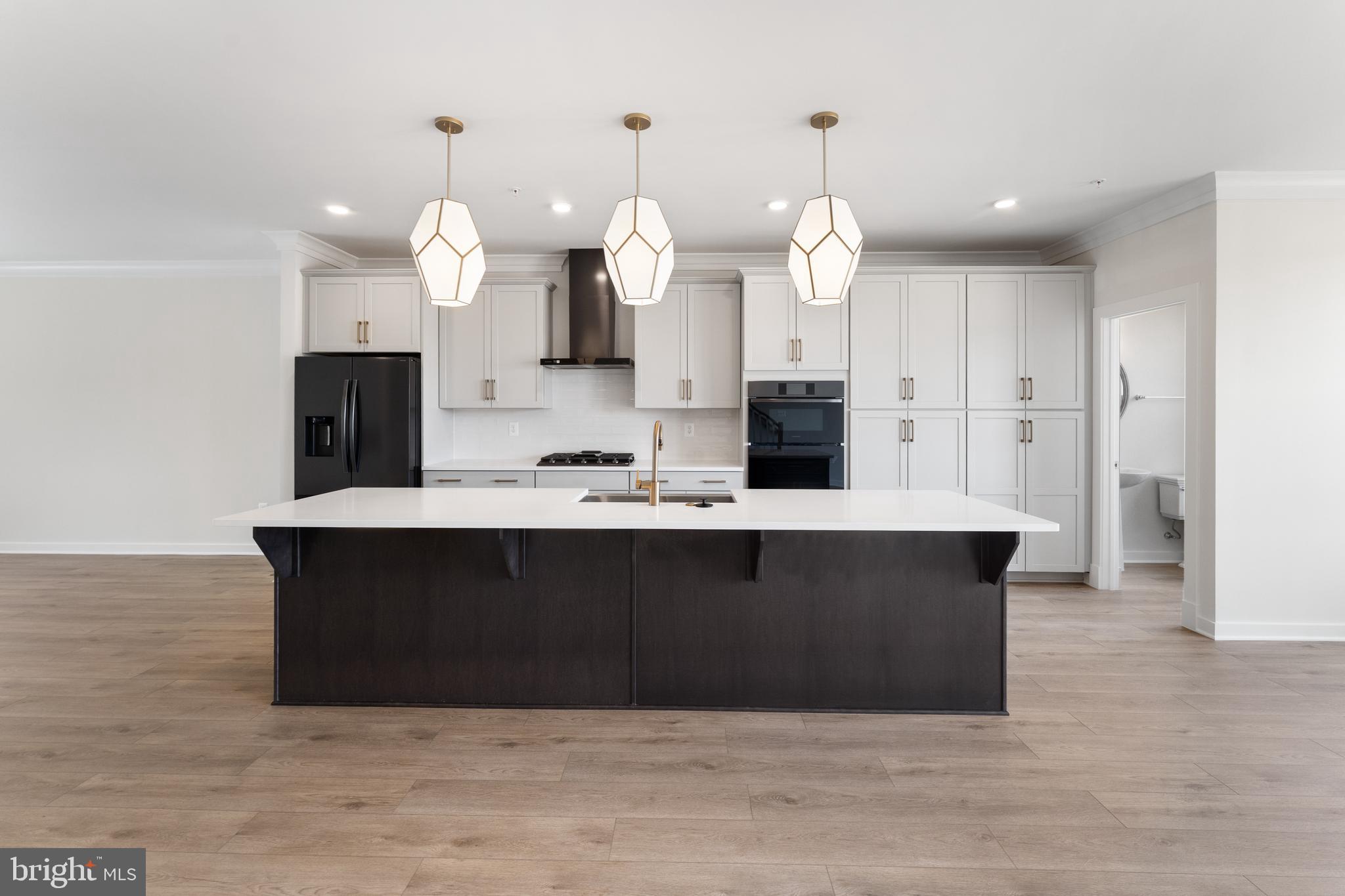 113 SUMMIT POINT BOULEVARD 19J