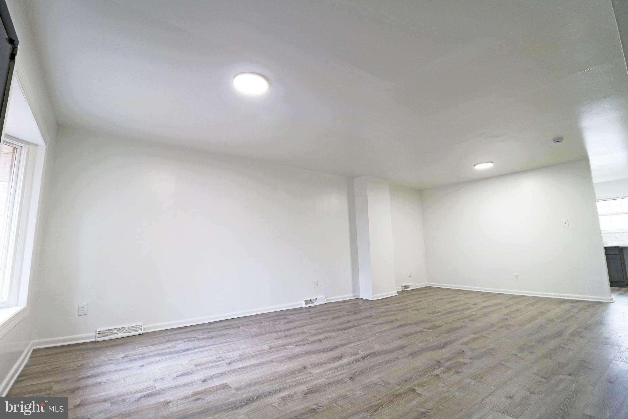 1413 M L KING PEDESTRIAN WAY