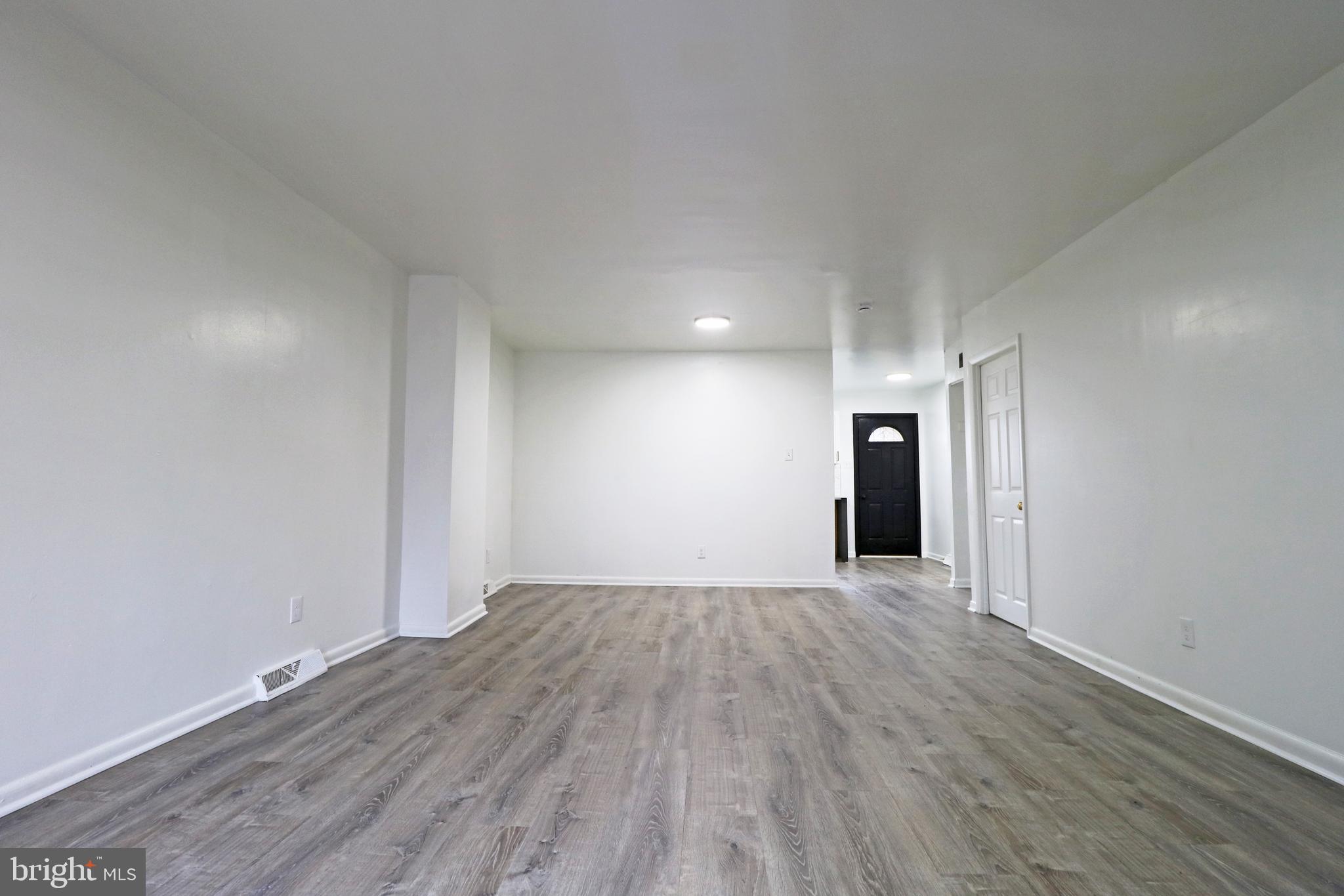 1413 M L KING PEDESTRIAN WAY