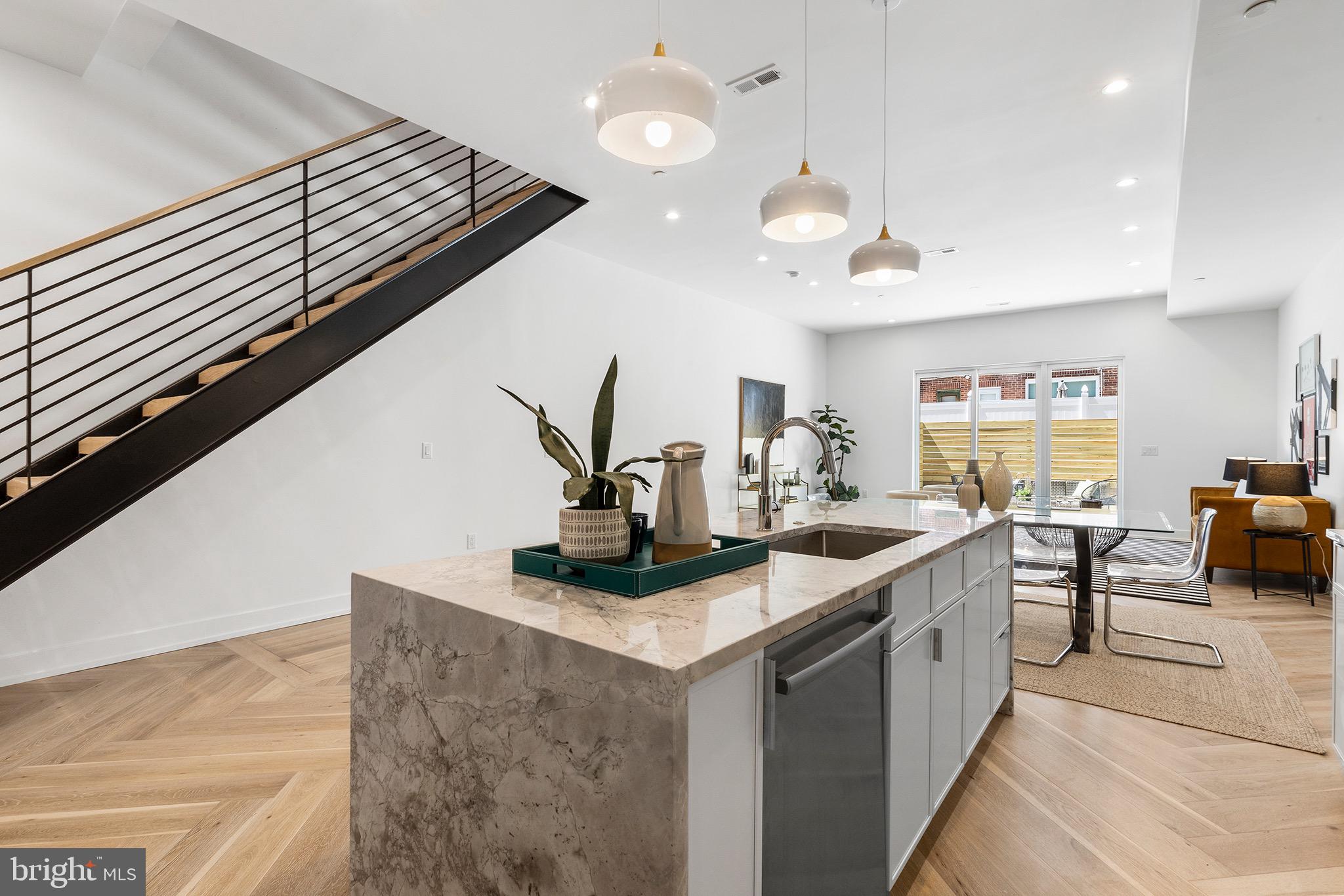 PASSYUNK SQUARE - Residential