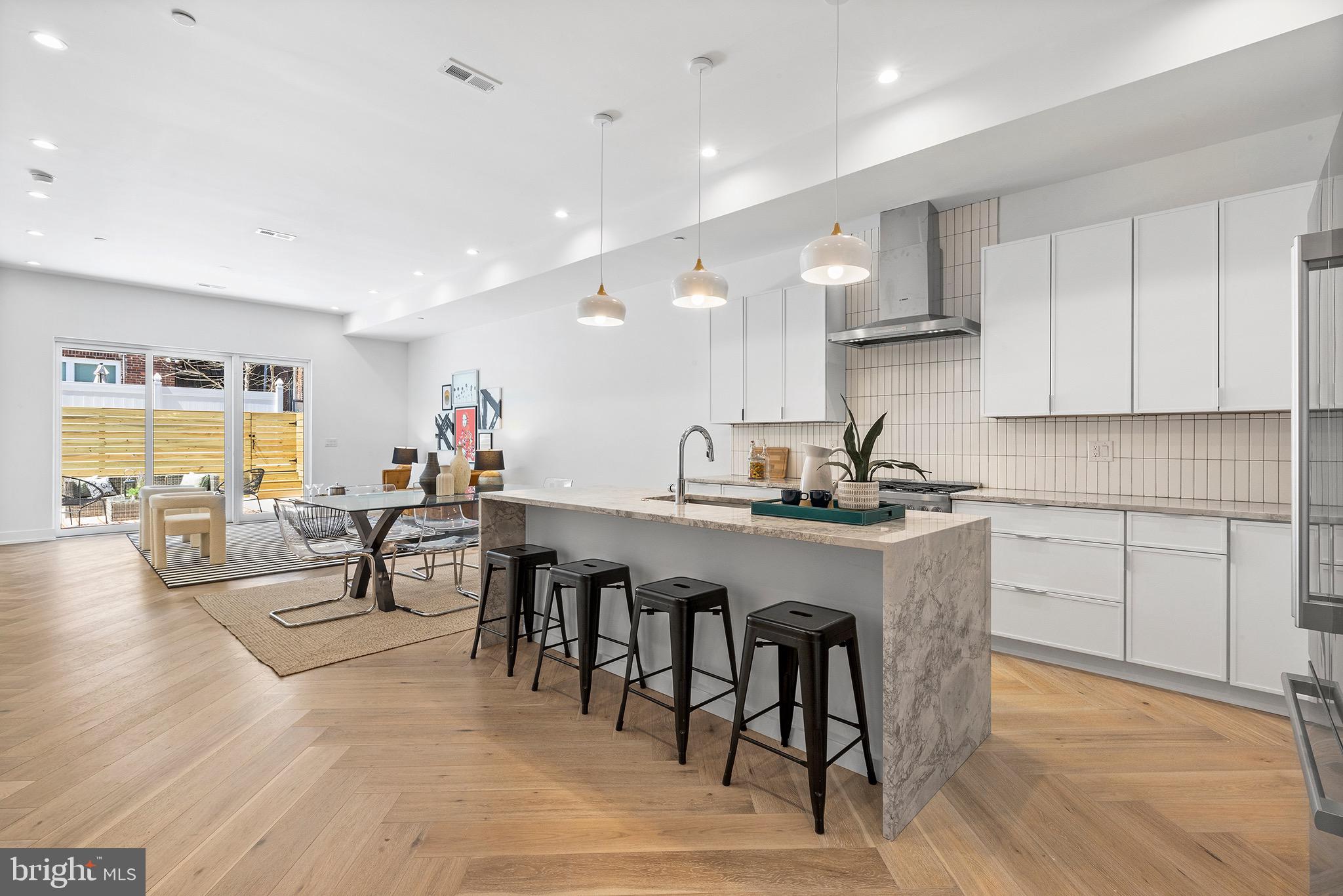 PASSYUNK SQUARE - Residential