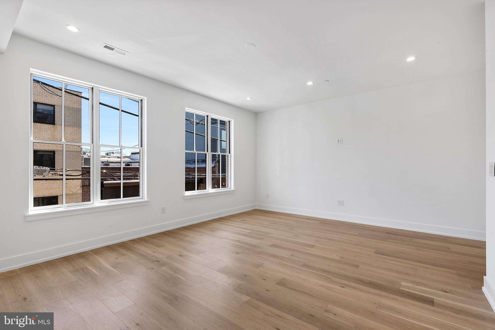 PASSYUNK SQUARE - Residential