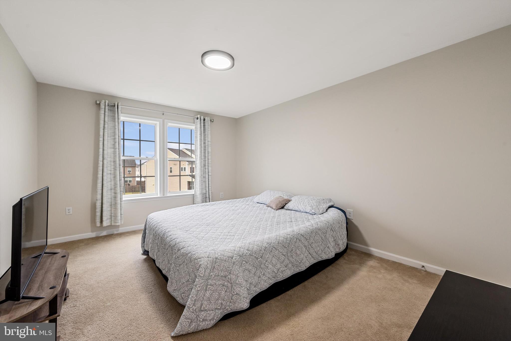 THE VILLAGE OF WASHINGTON TRAIL EAST - Residential