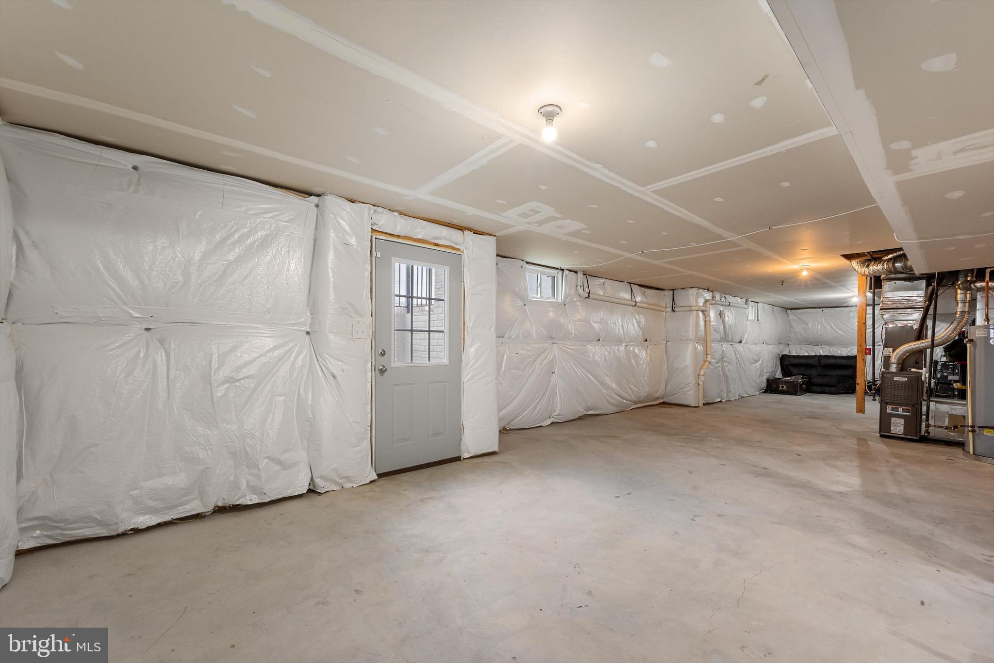 THE VILLAGE OF WASHINGTON TRAIL EAST - Residential