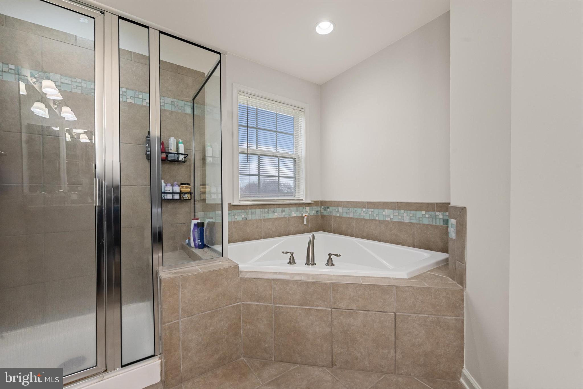 THE VILLAGE OF WASHINGTON TRAIL EAST - Residential