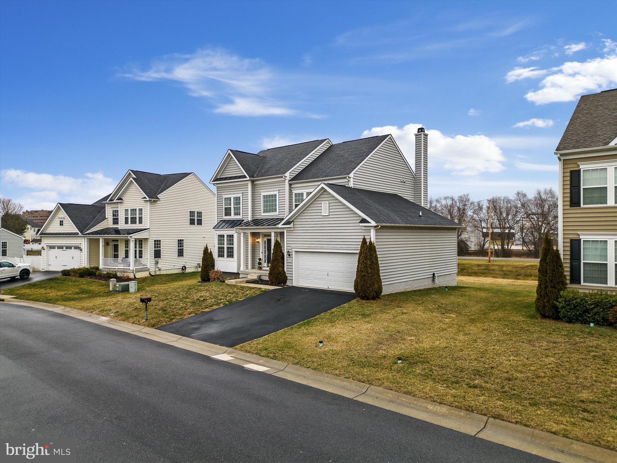 THE VILLAGE OF WASHINGTON TRAIL EAST - Residential