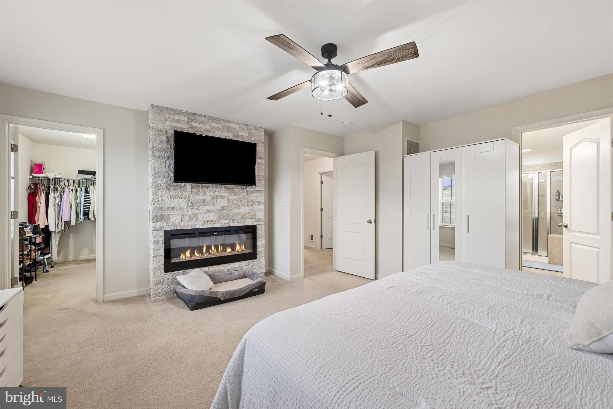 THE VILLAGE OF WASHINGTON TRAIL EAST - Residential