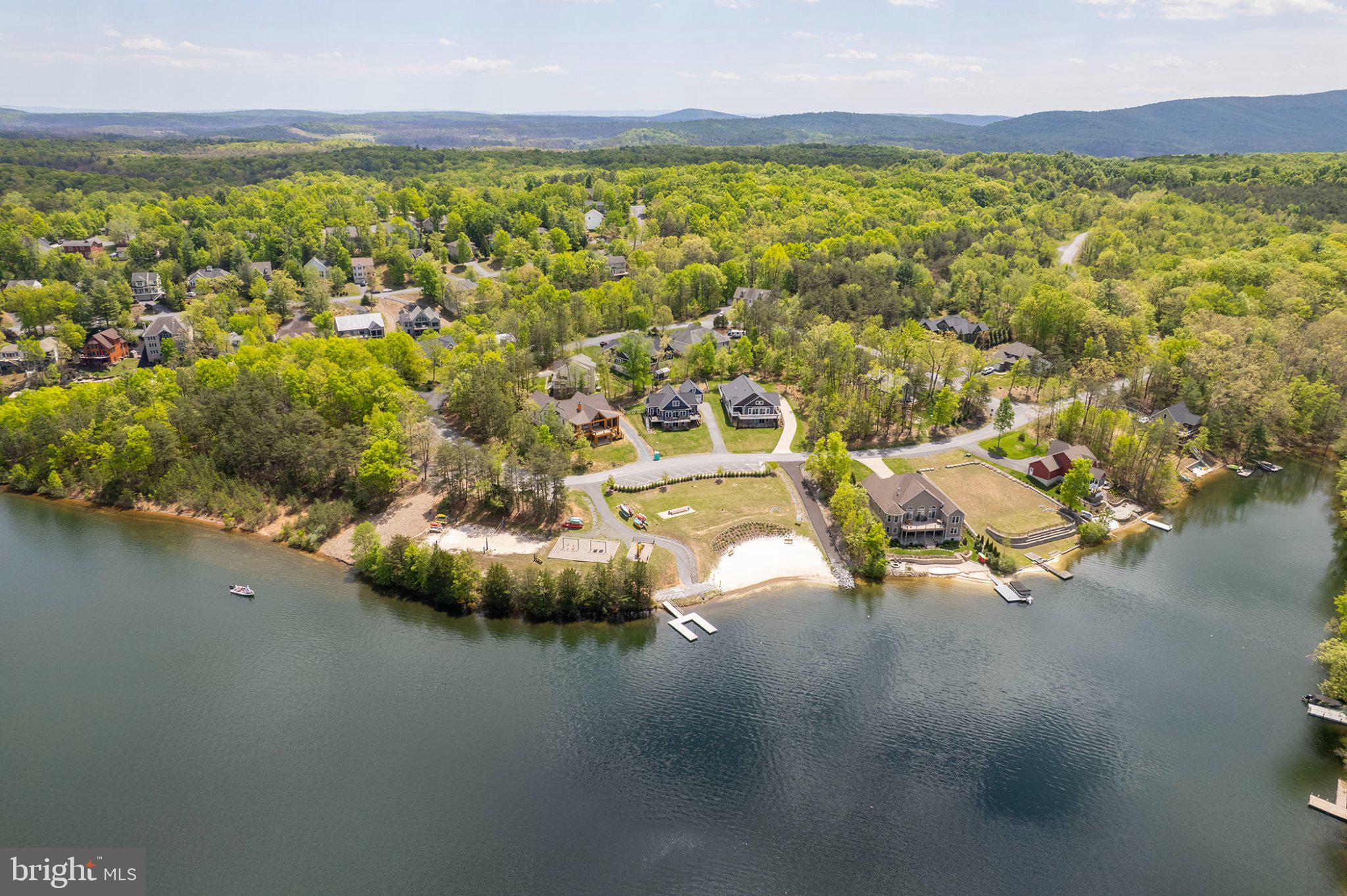 1216 LAKEVIEW DRIVE