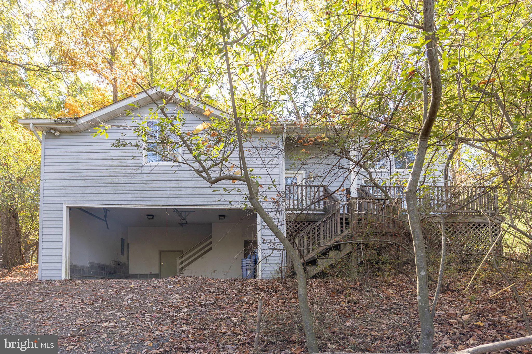 1216 Lakeview Drive