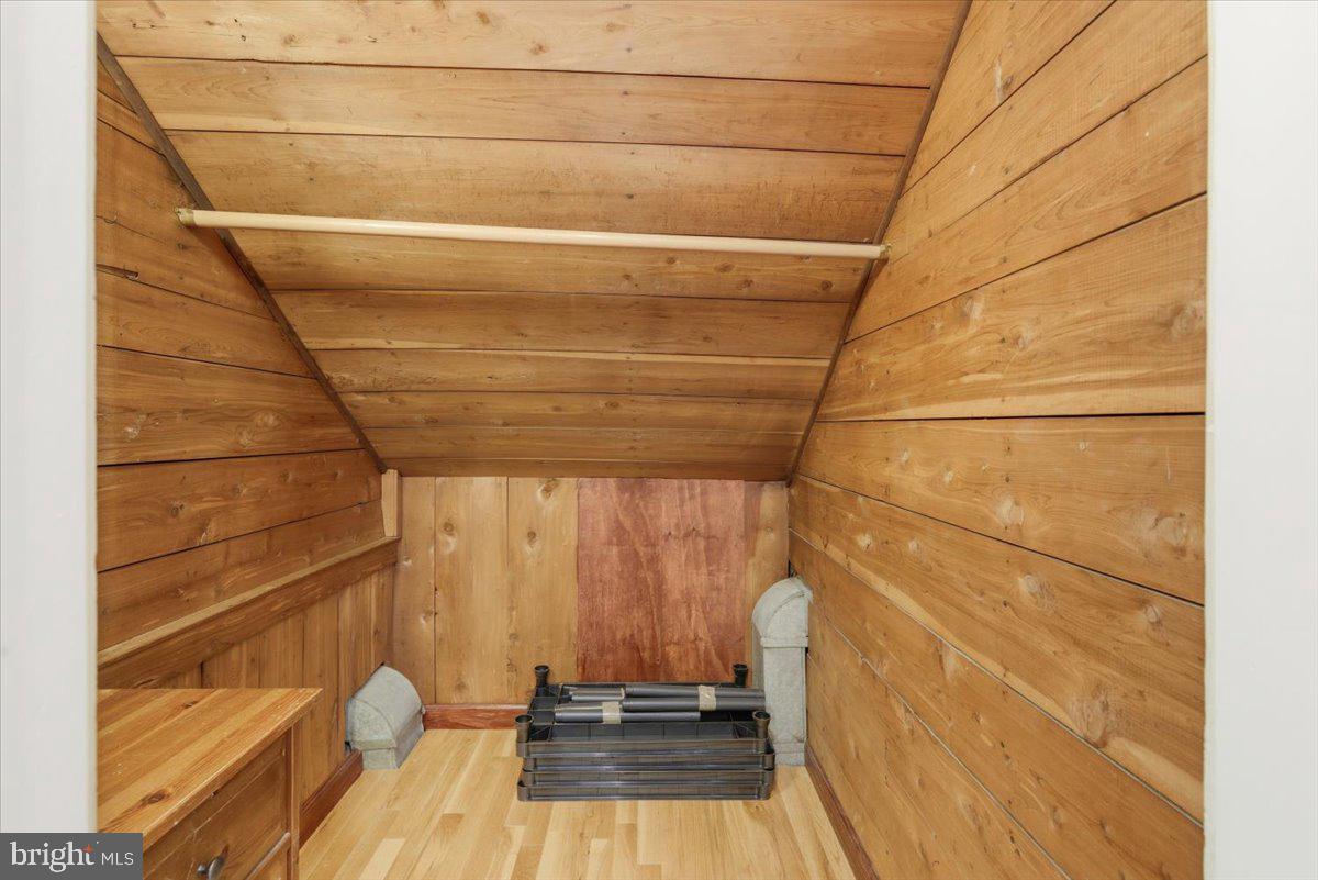 BROYHILL FOREST - Residential Lease