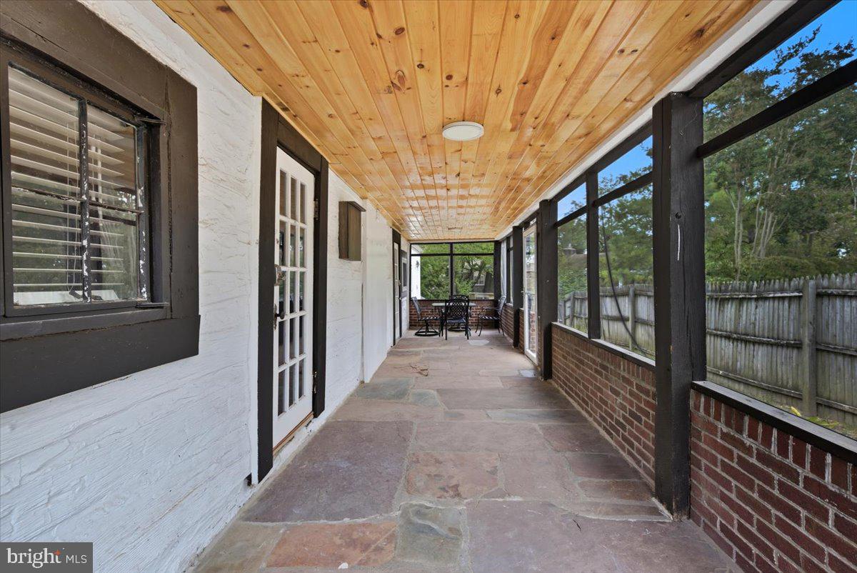 BROYHILL FOREST - Residential Lease