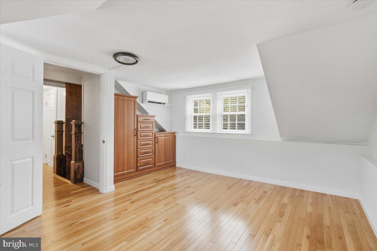 BROYHILL FOREST - Residential Lease