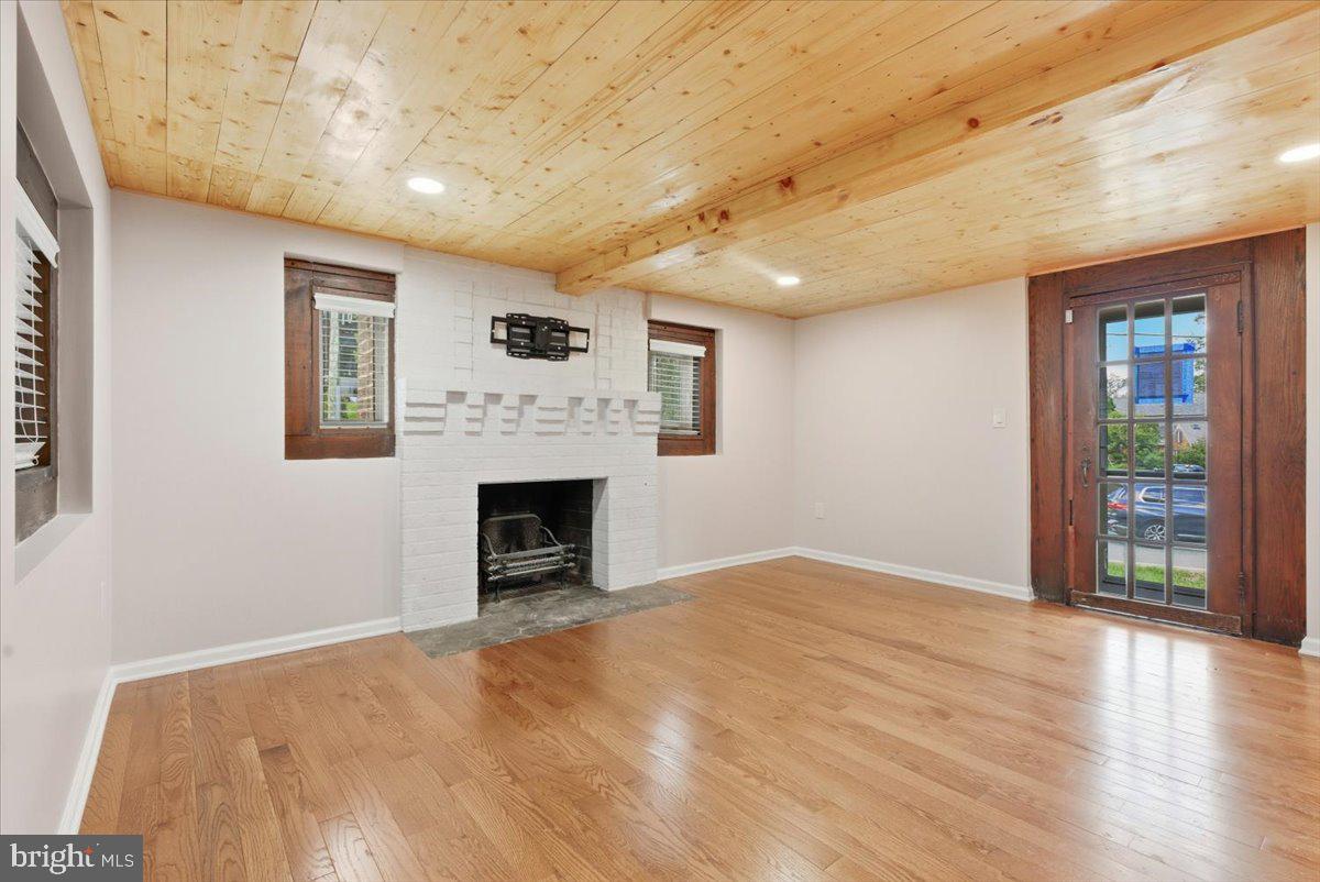 BROYHILL FOREST - Residential Lease