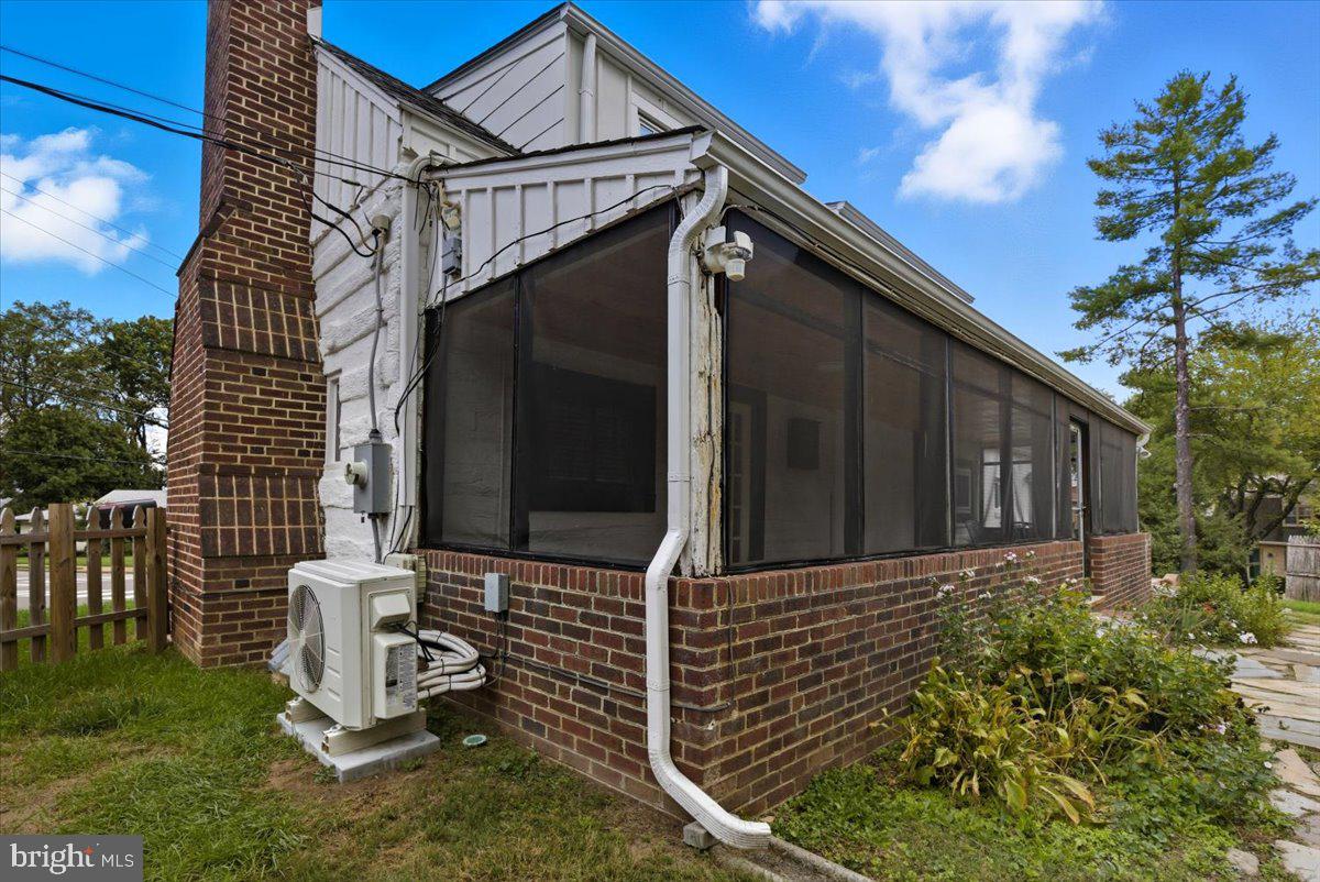 BROYHILL FOREST - Residential Lease