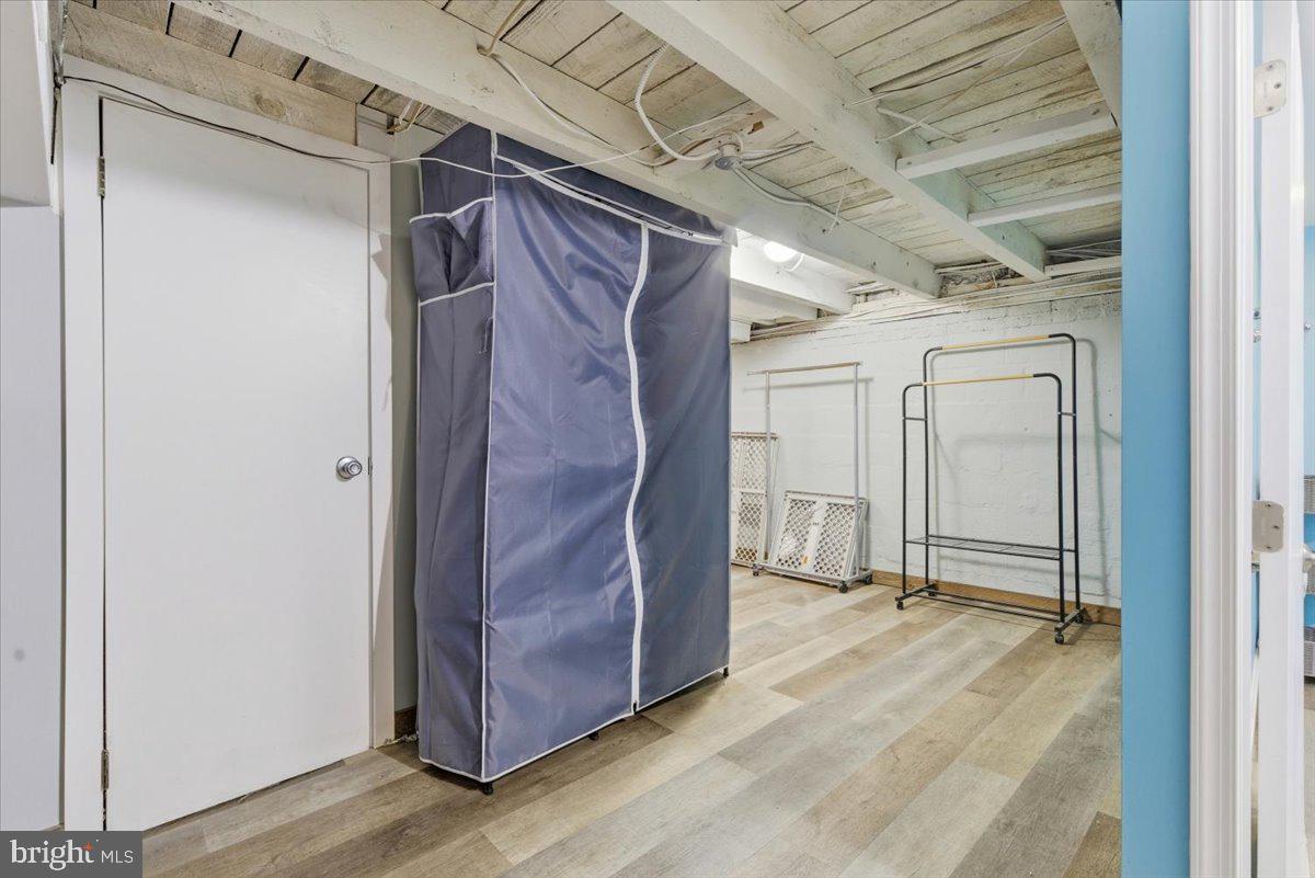 BROYHILL FOREST - Residential Lease