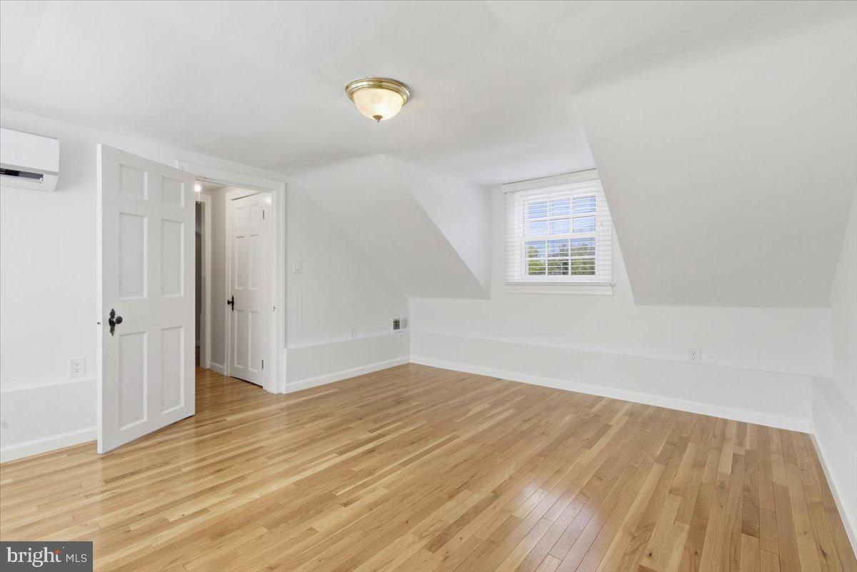 BROYHILL FOREST - Residential Lease