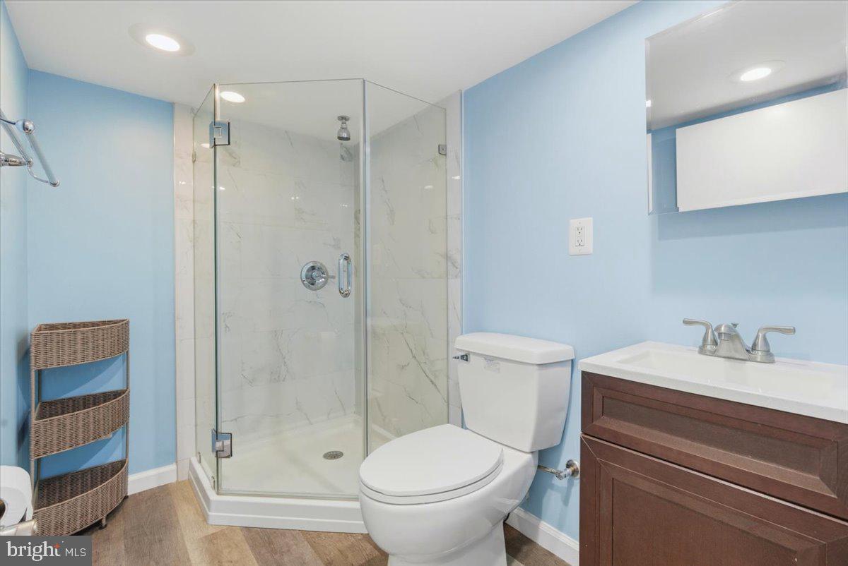 BROYHILL FOREST - Residential Lease