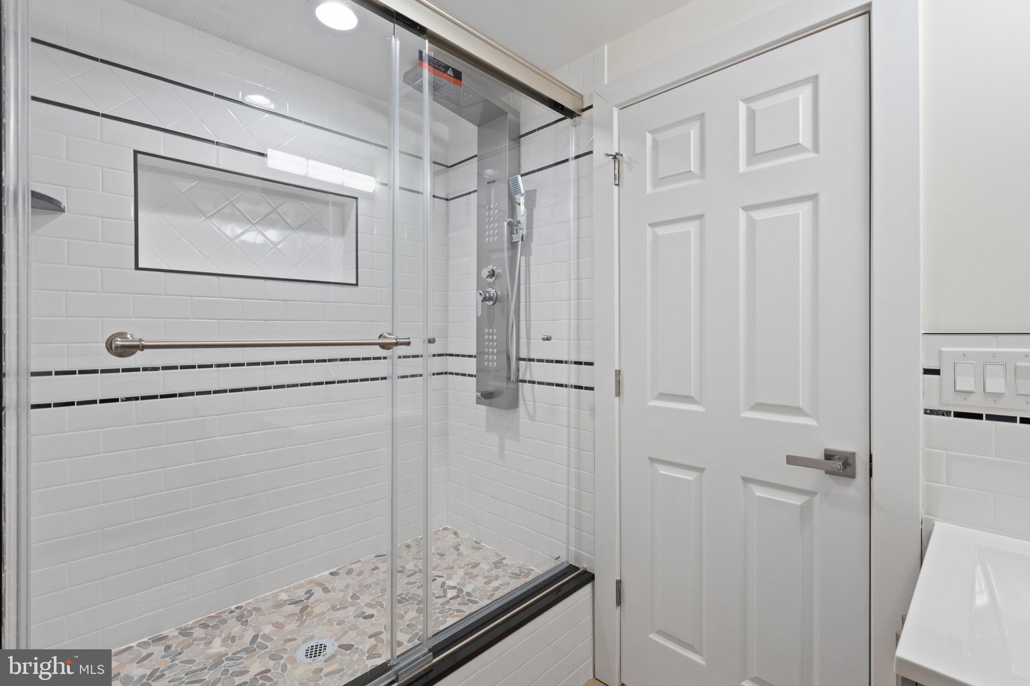 NORRIS SQUARE - Residential