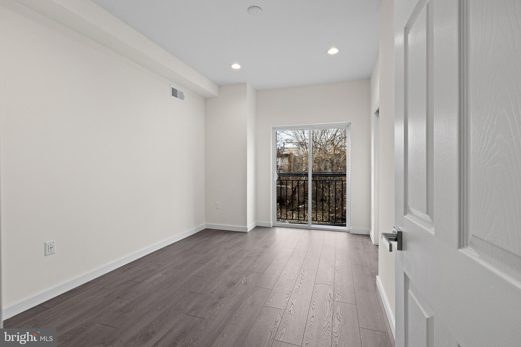 NORRIS SQUARE - Residential