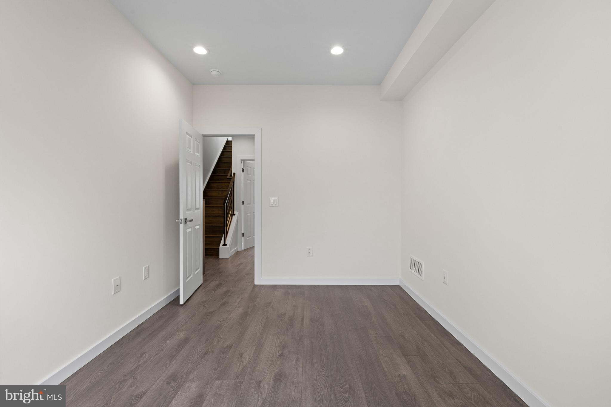 NORRIS SQUARE - Residential