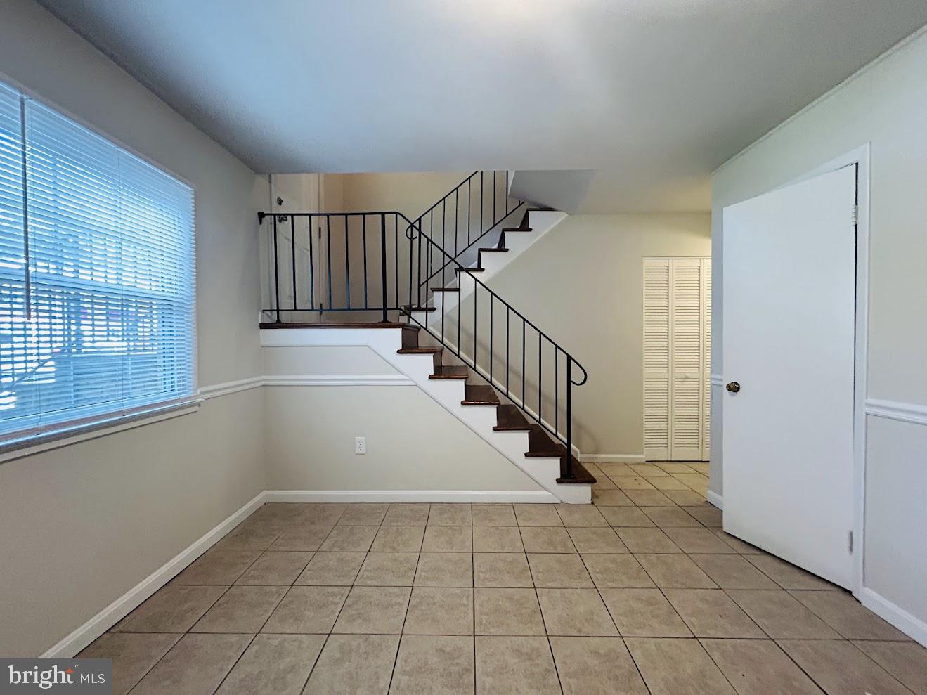 DALE CITY - Residential Lease