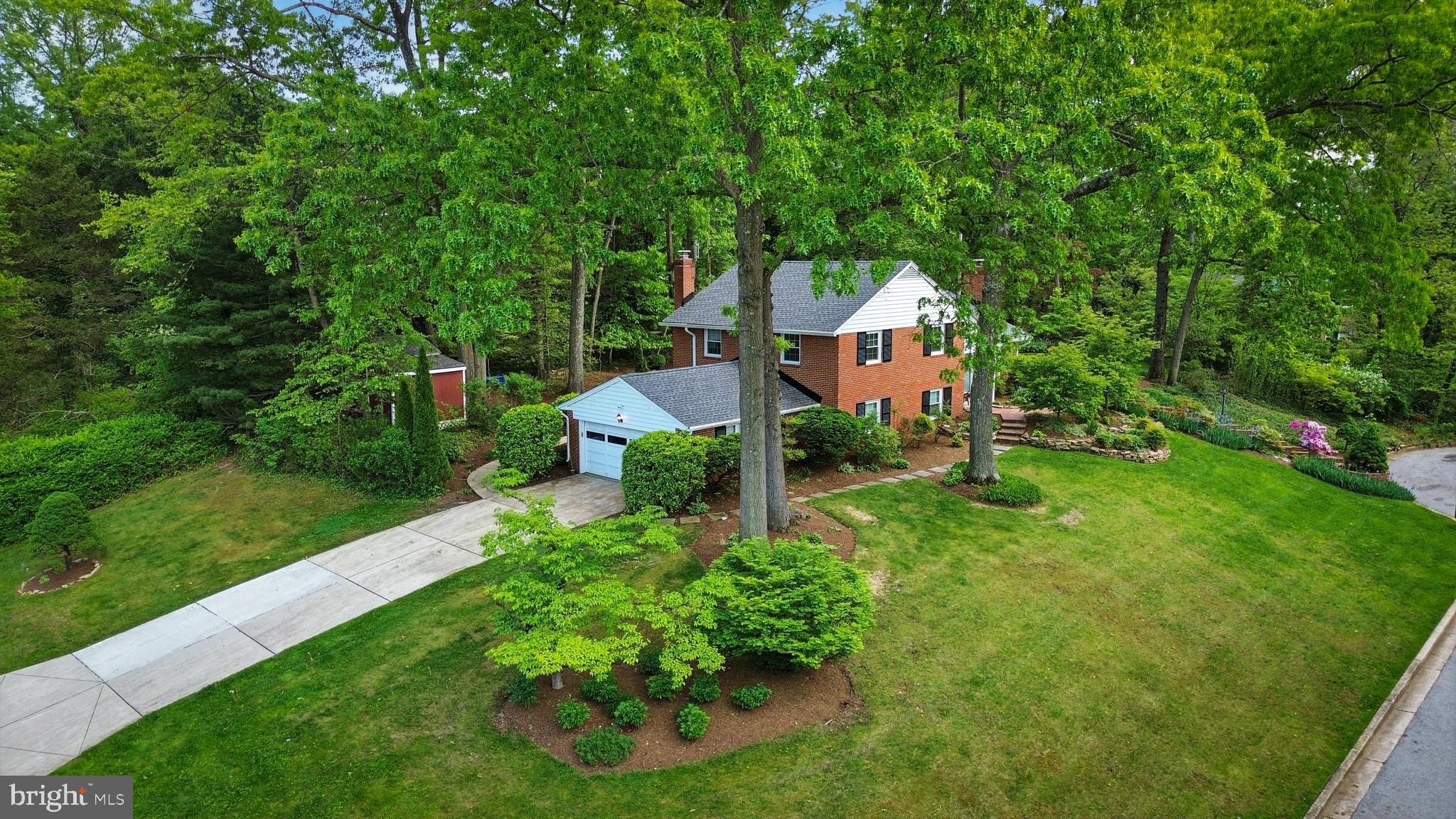 1703 RIDGELY GARTH
