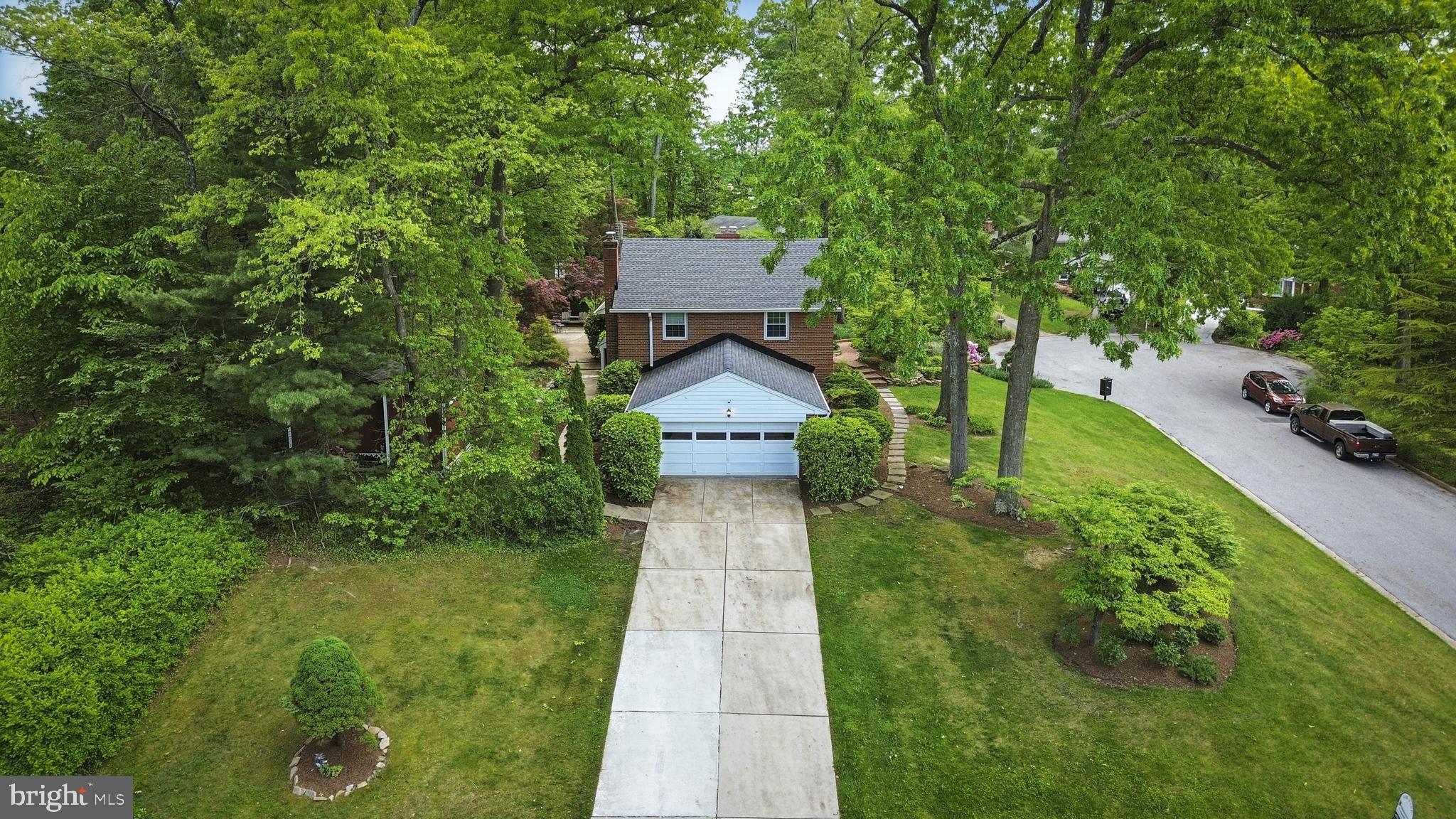 1703 RIDGELY GARTH