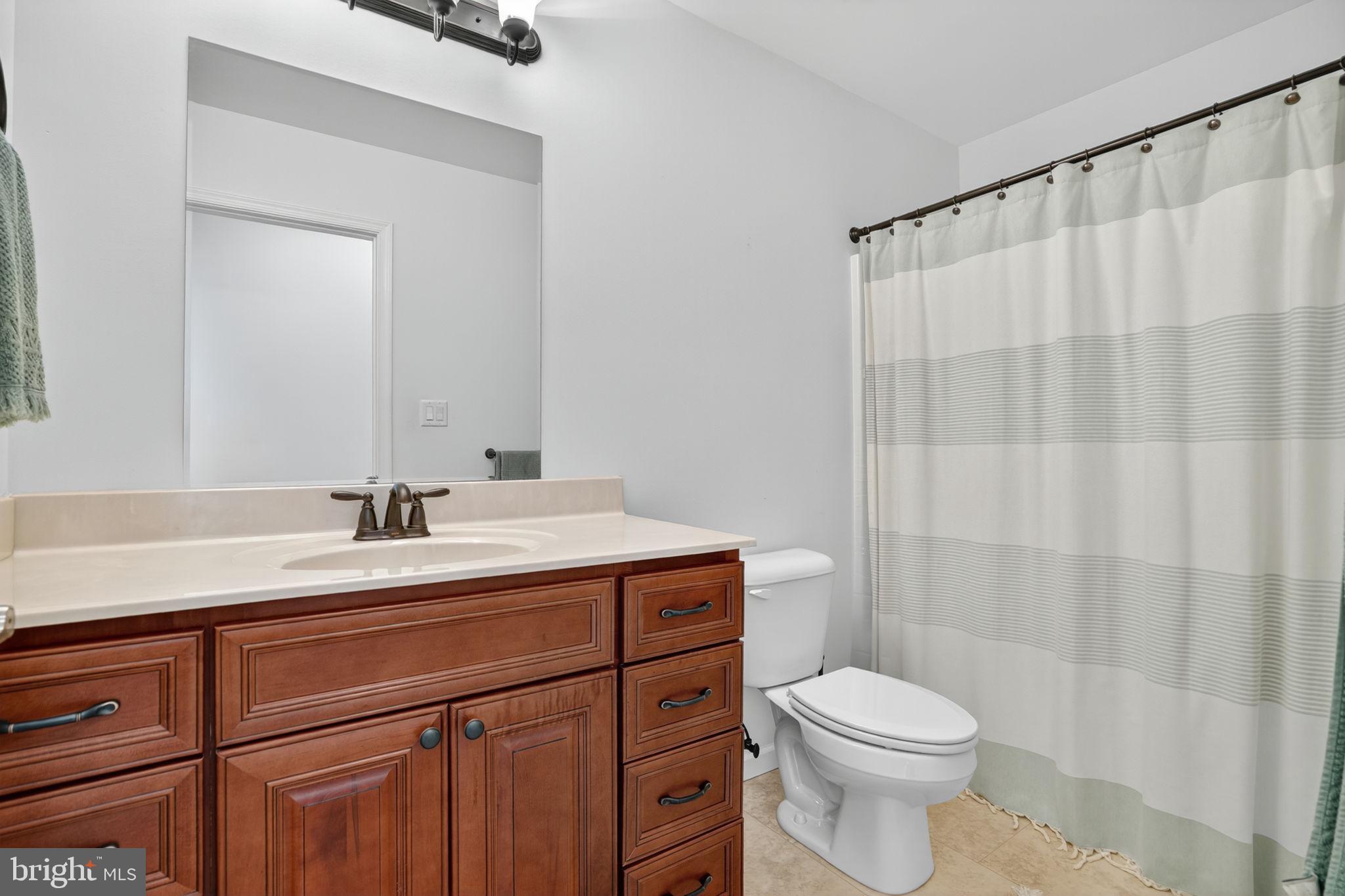 CAPTAIN'S COVE - Residential