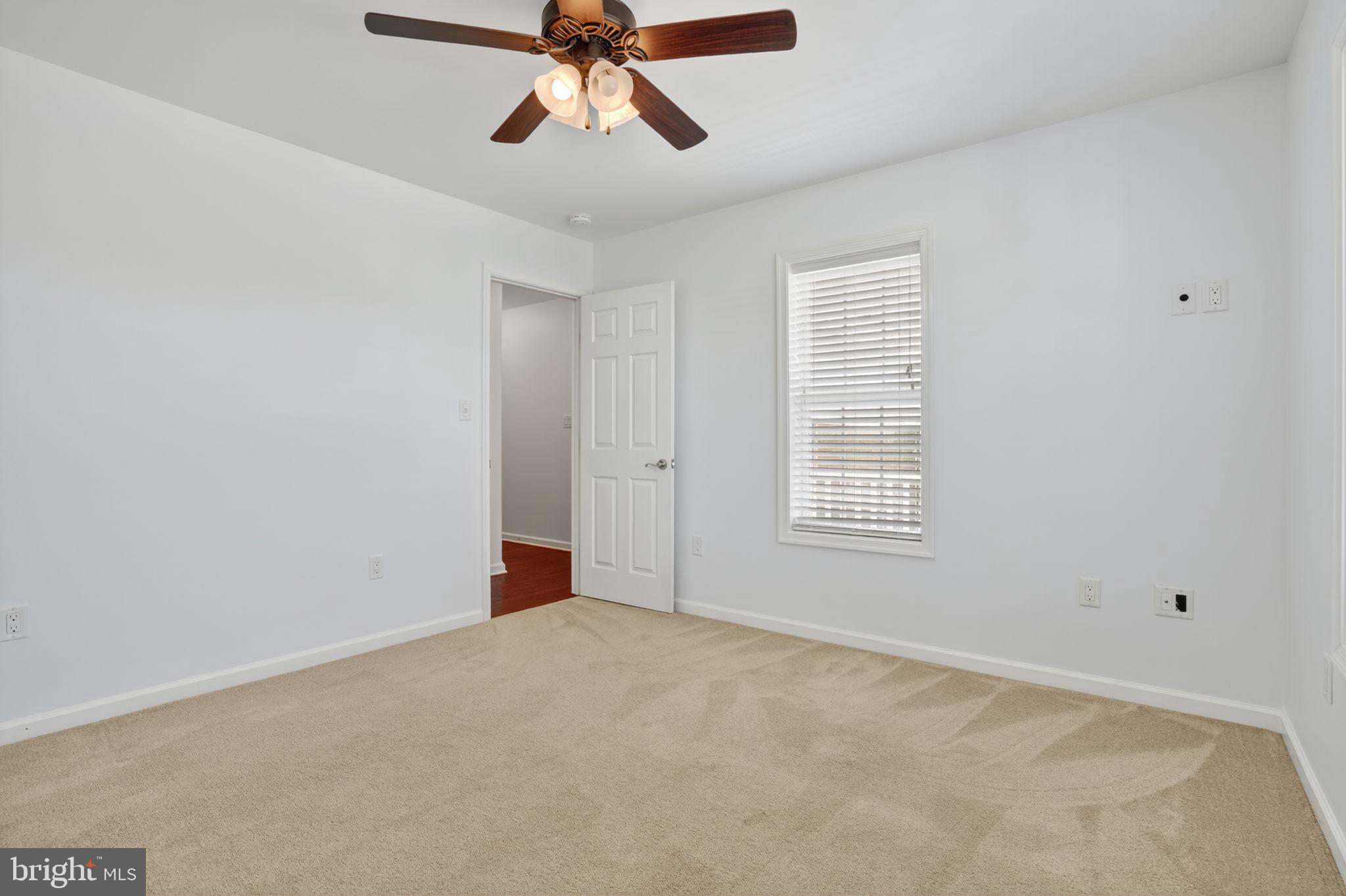 CAPTAIN'S COVE - Residential