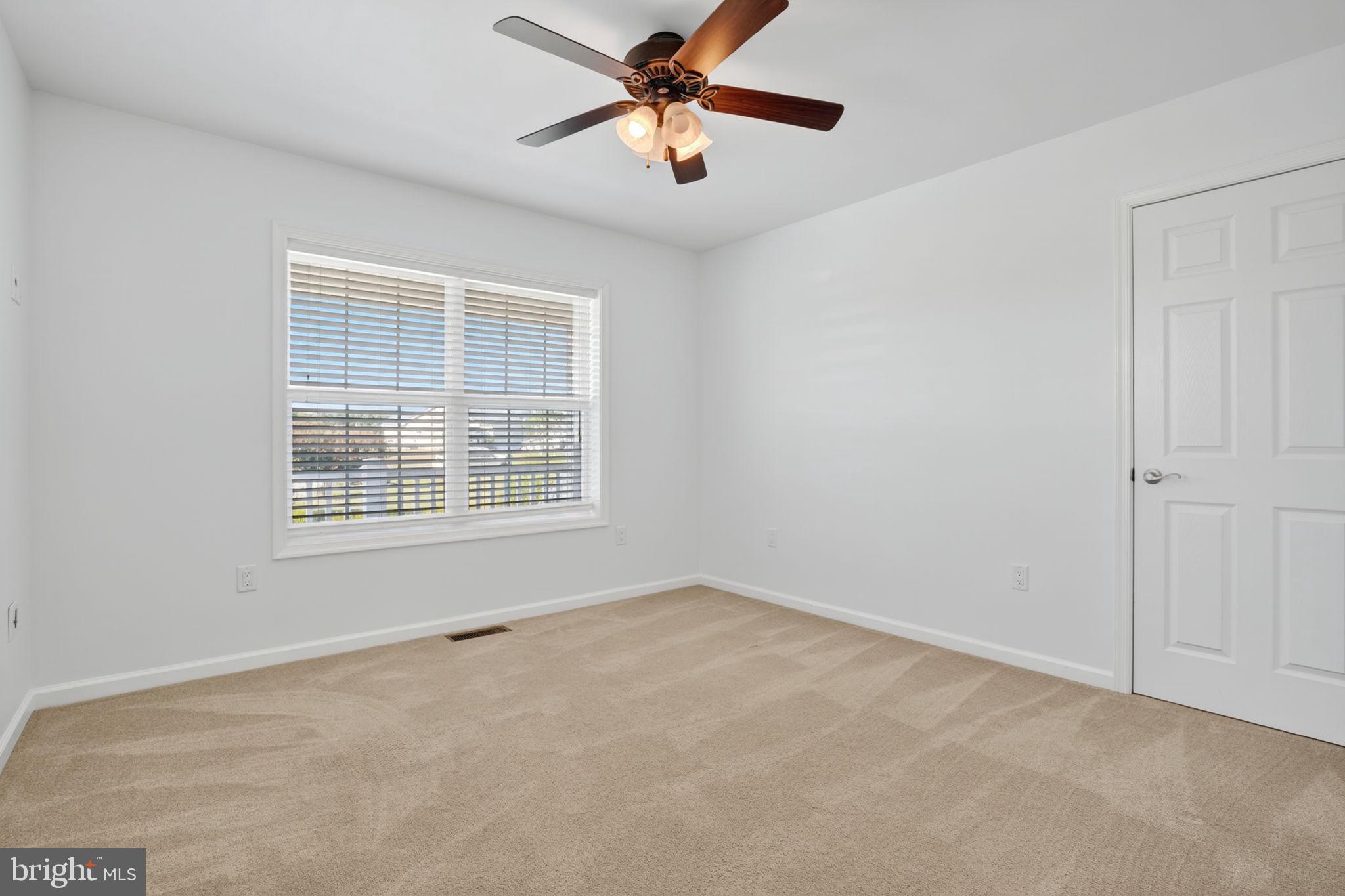 CAPTAIN'S COVE - Residential