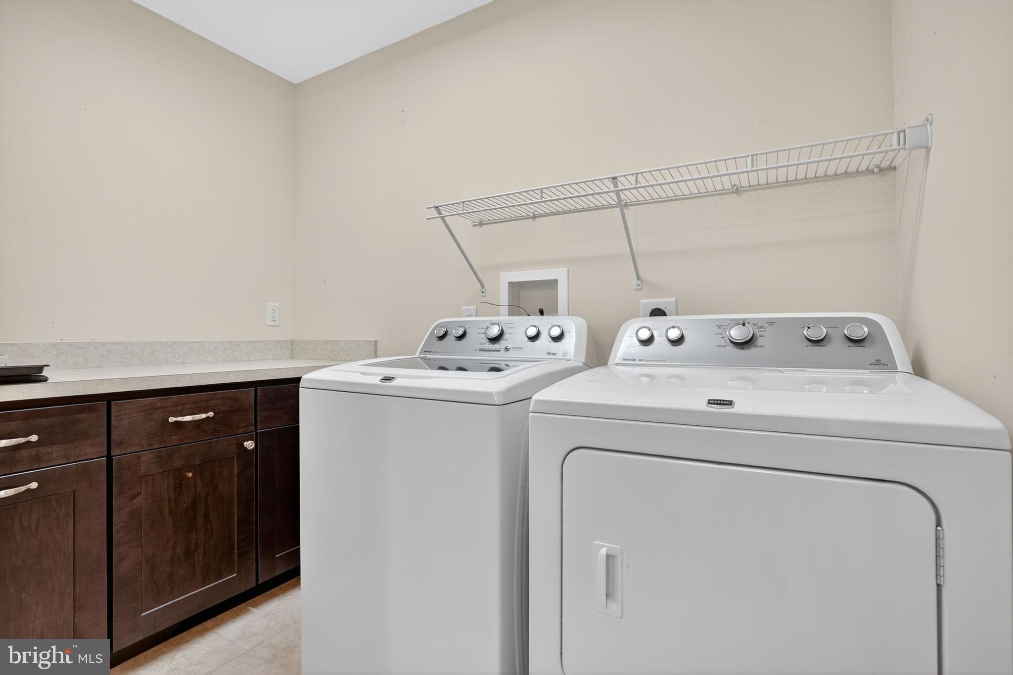 CAPTAIN'S COVE - Residential