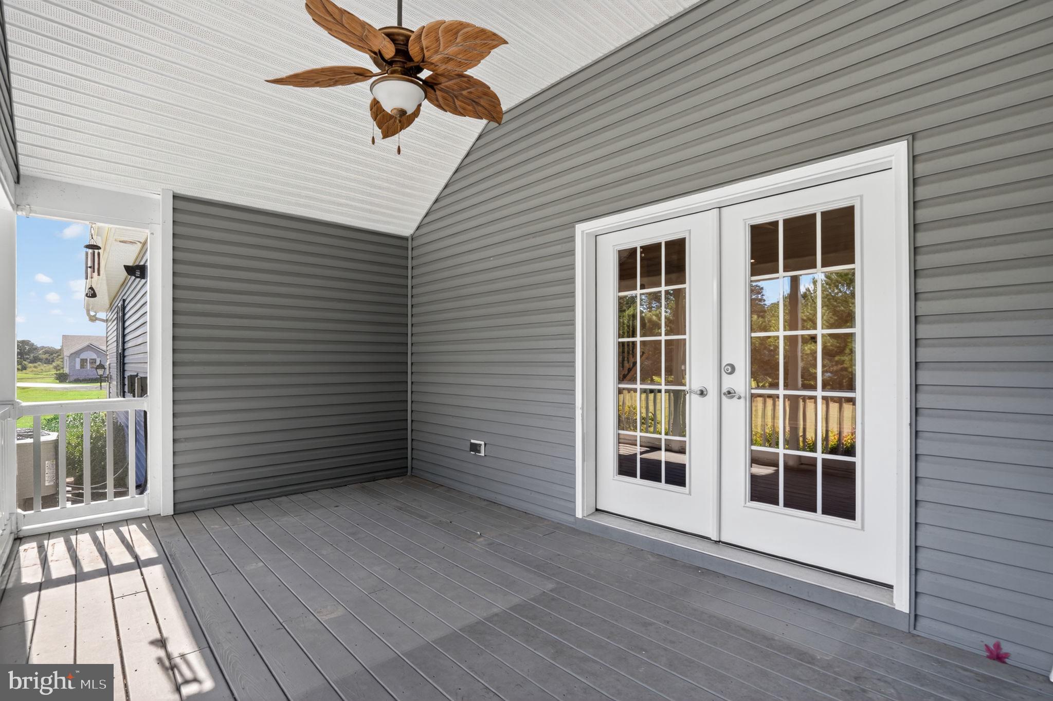 CAPTAIN'S COVE - Residential