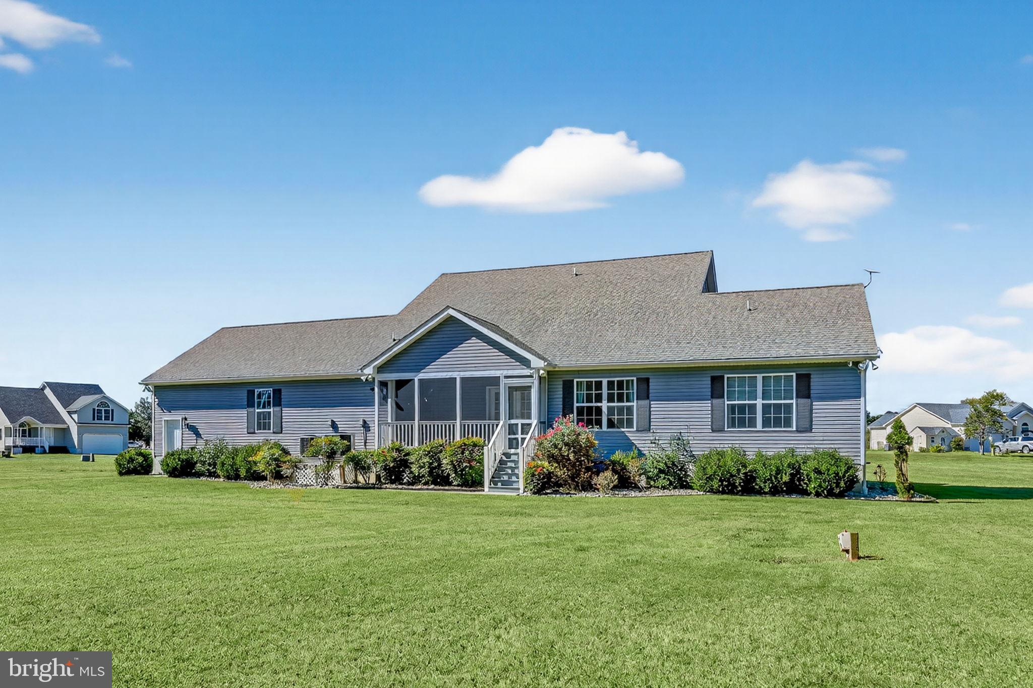 CAPTAIN'S COVE - Residential