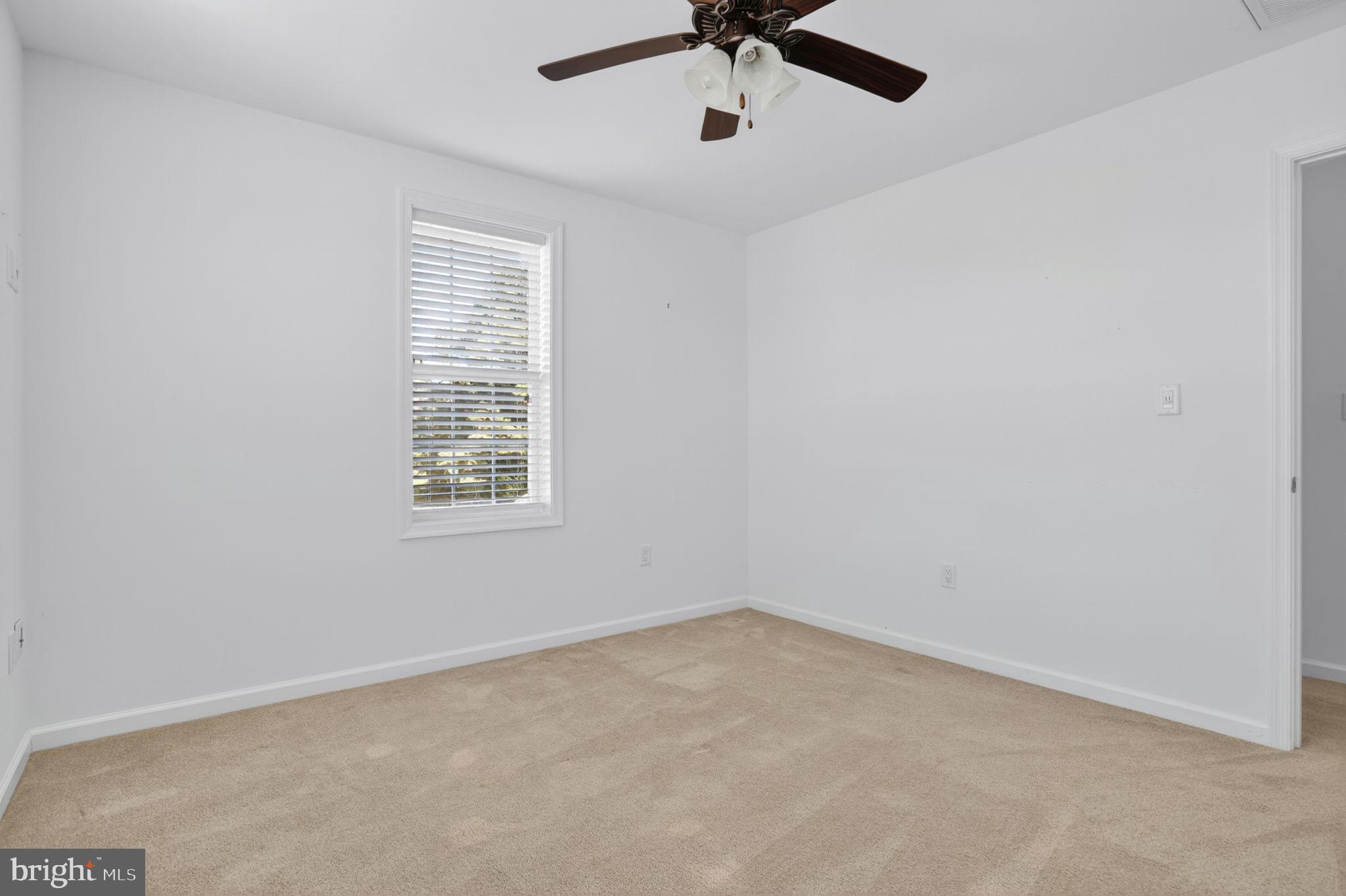 CAPTAIN'S COVE - Residential