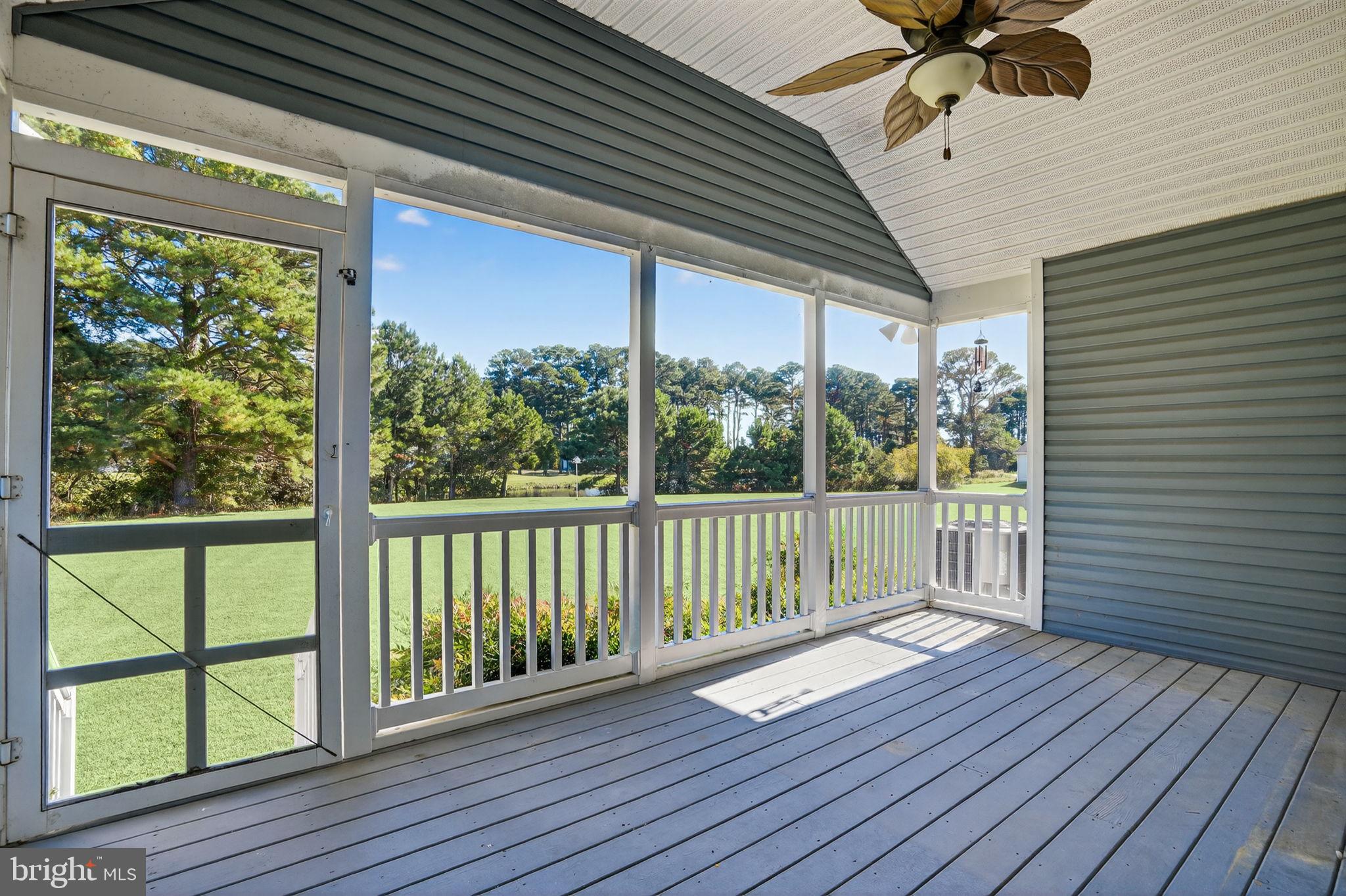 CAPTAIN'S COVE - Residential