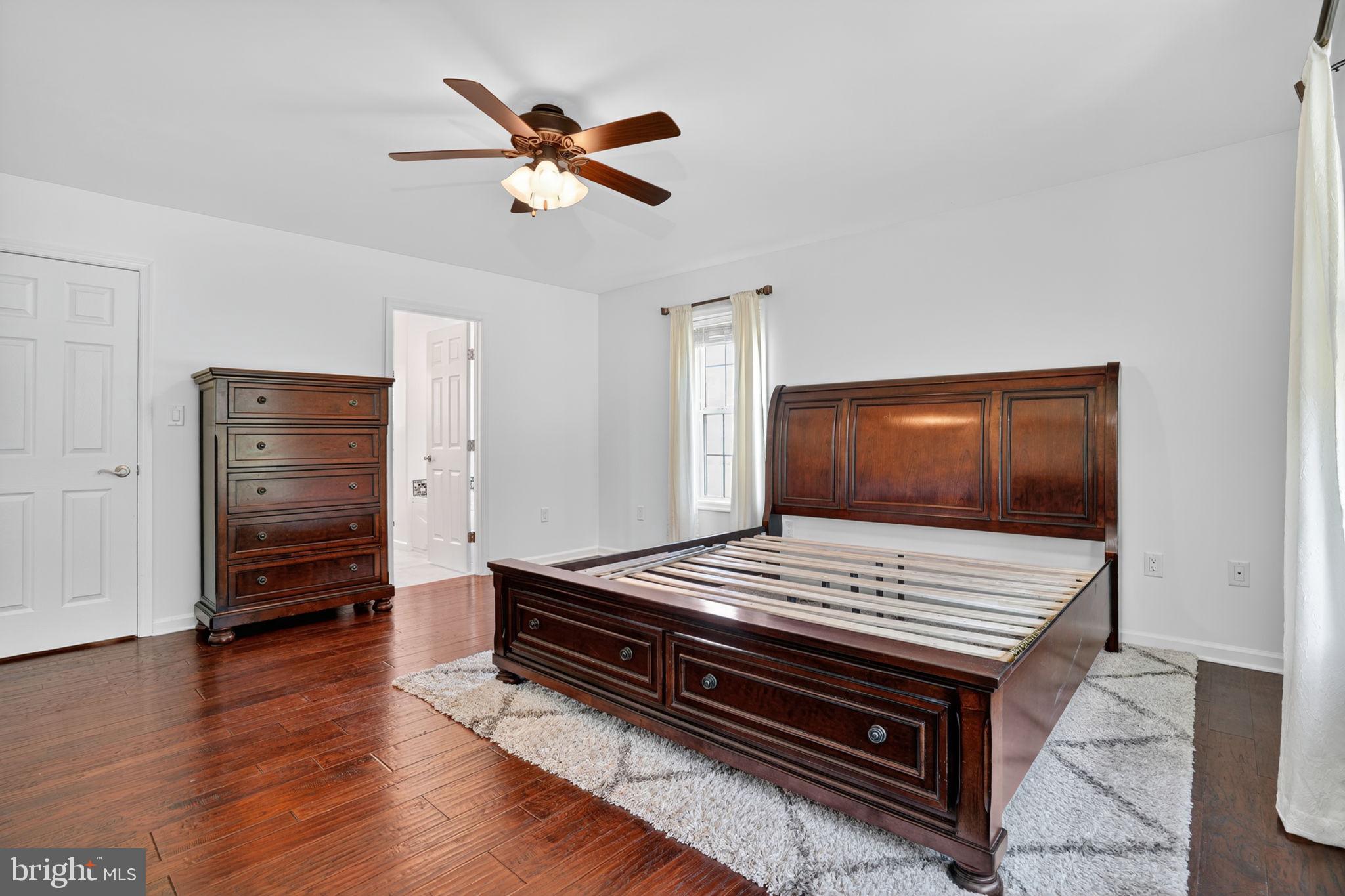 CAPTAIN'S COVE - Residential