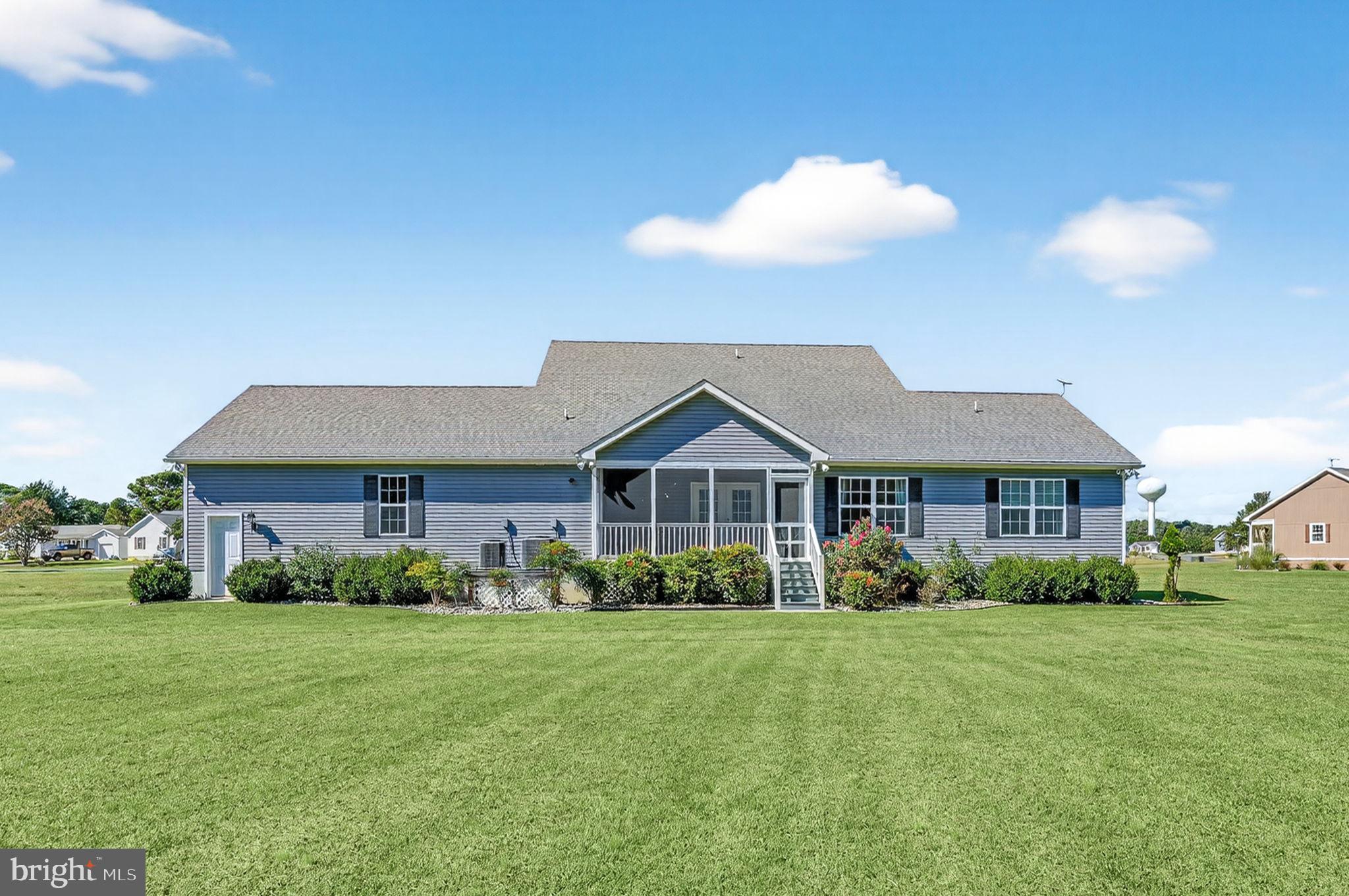 CAPTAIN'S COVE - Residential