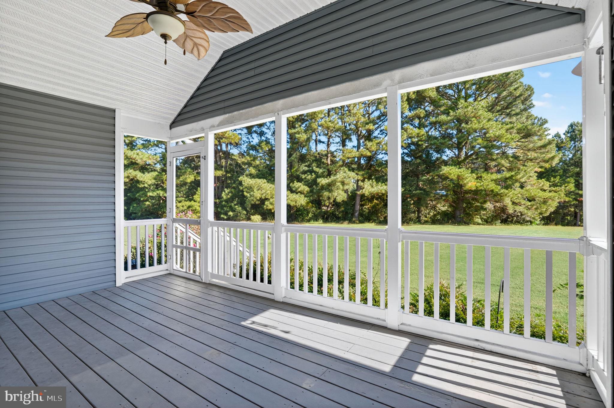 CAPTAIN'S COVE - Residential