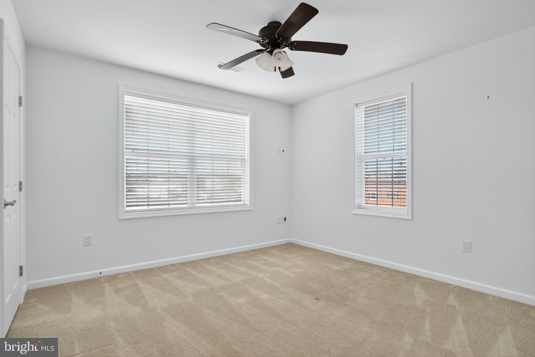 CAPTAIN'S COVE - Residential