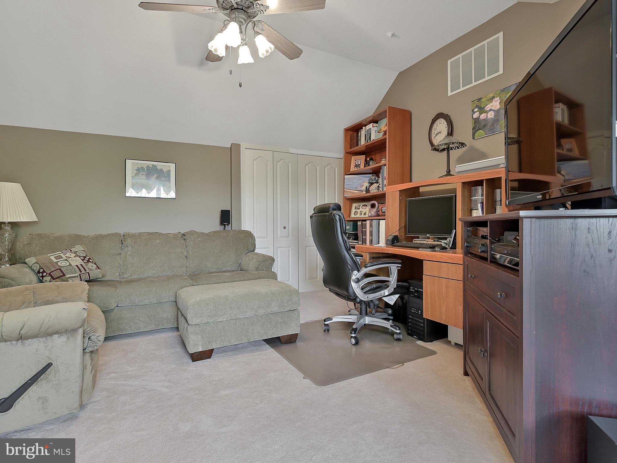 TUSCARORA KNOLLS - Residential